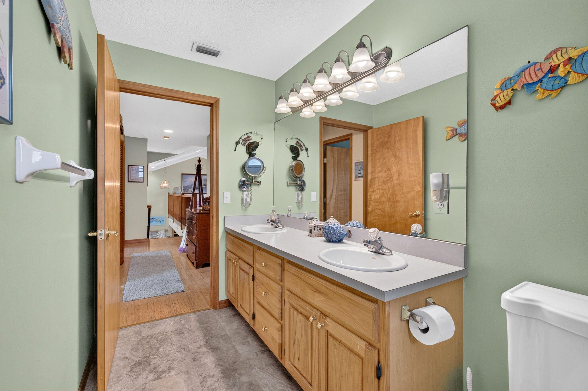 502 Venice Drive Property Photo 33