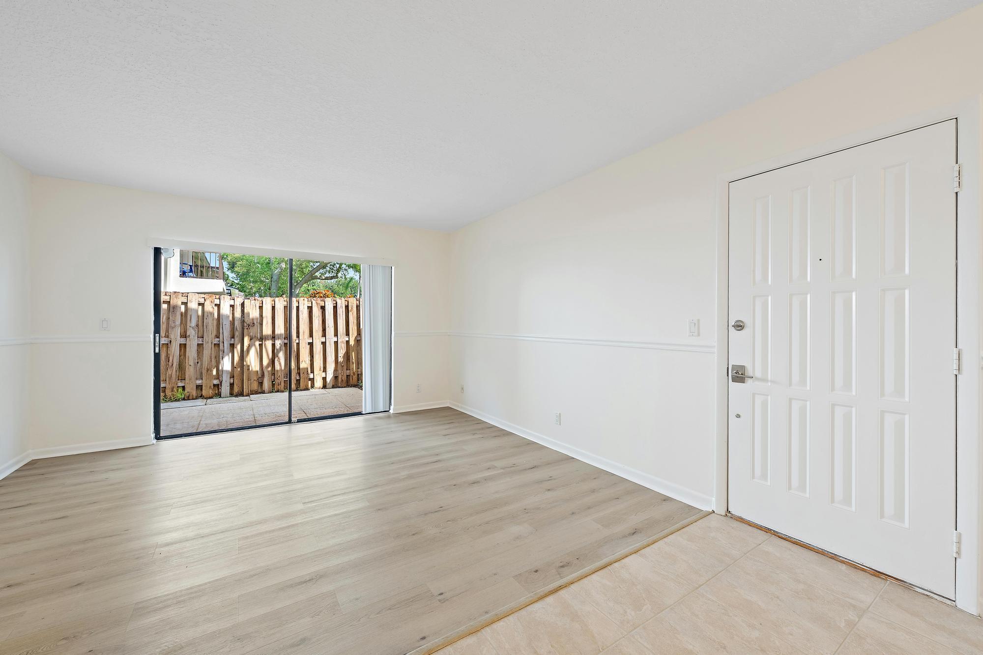 3404 Gardens East Drive 21a Property Photo 4