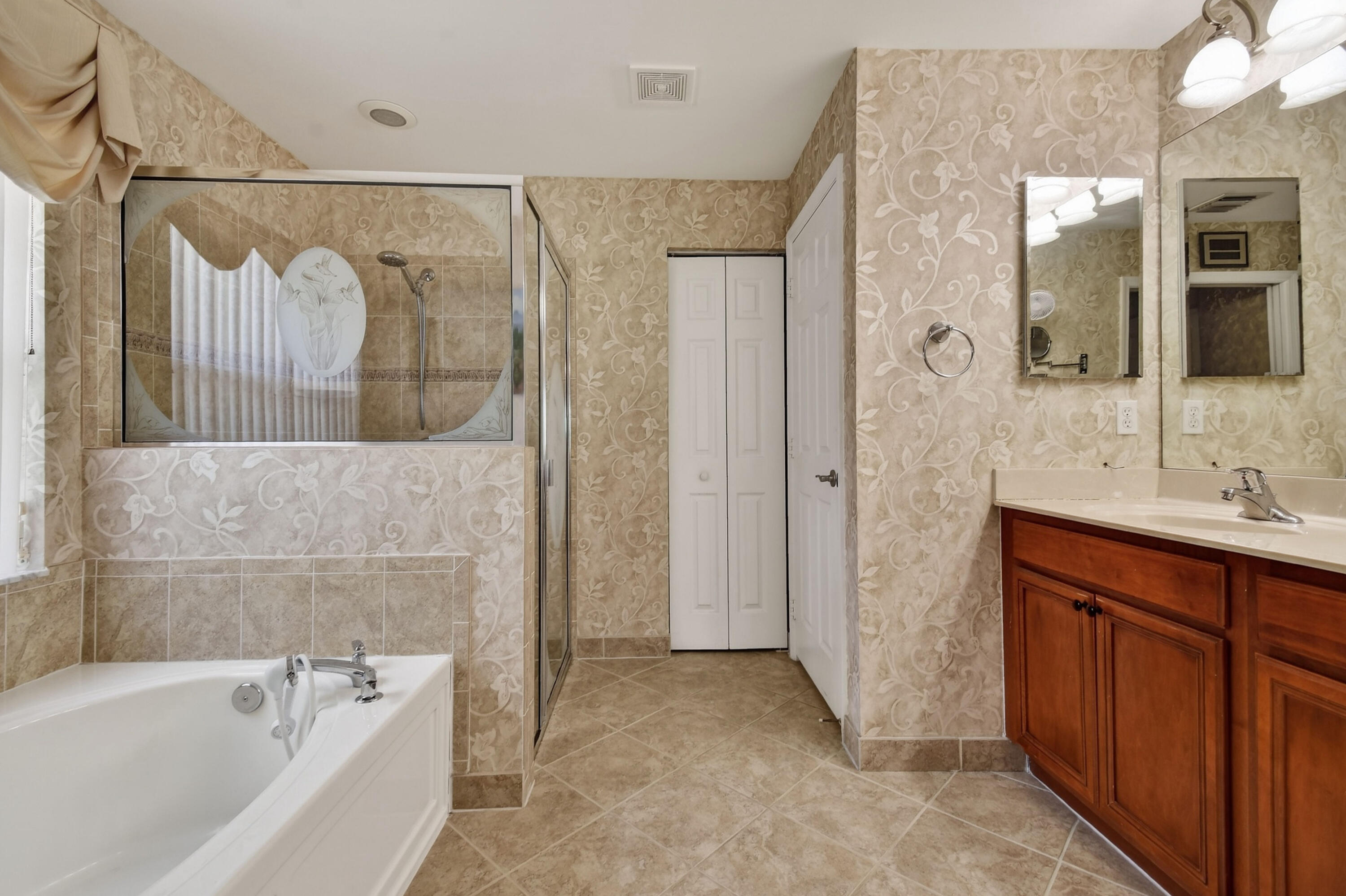 12107 Roma Road Property Photo 11