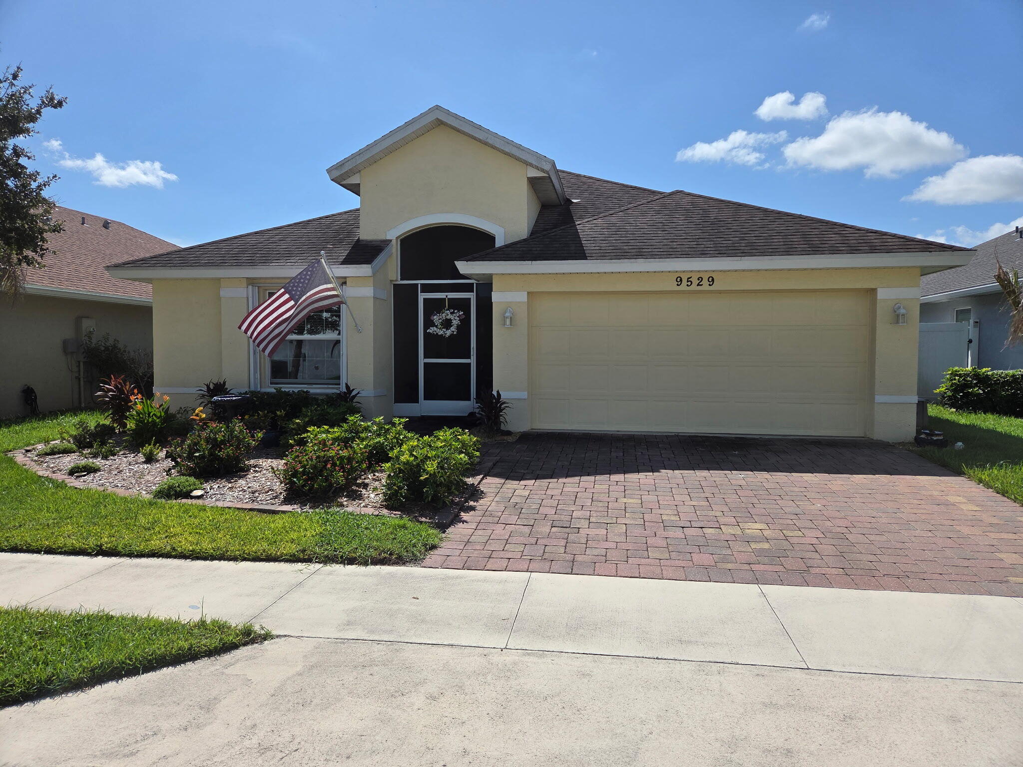 9529 SEA SPRAY Drive Property Photo 1