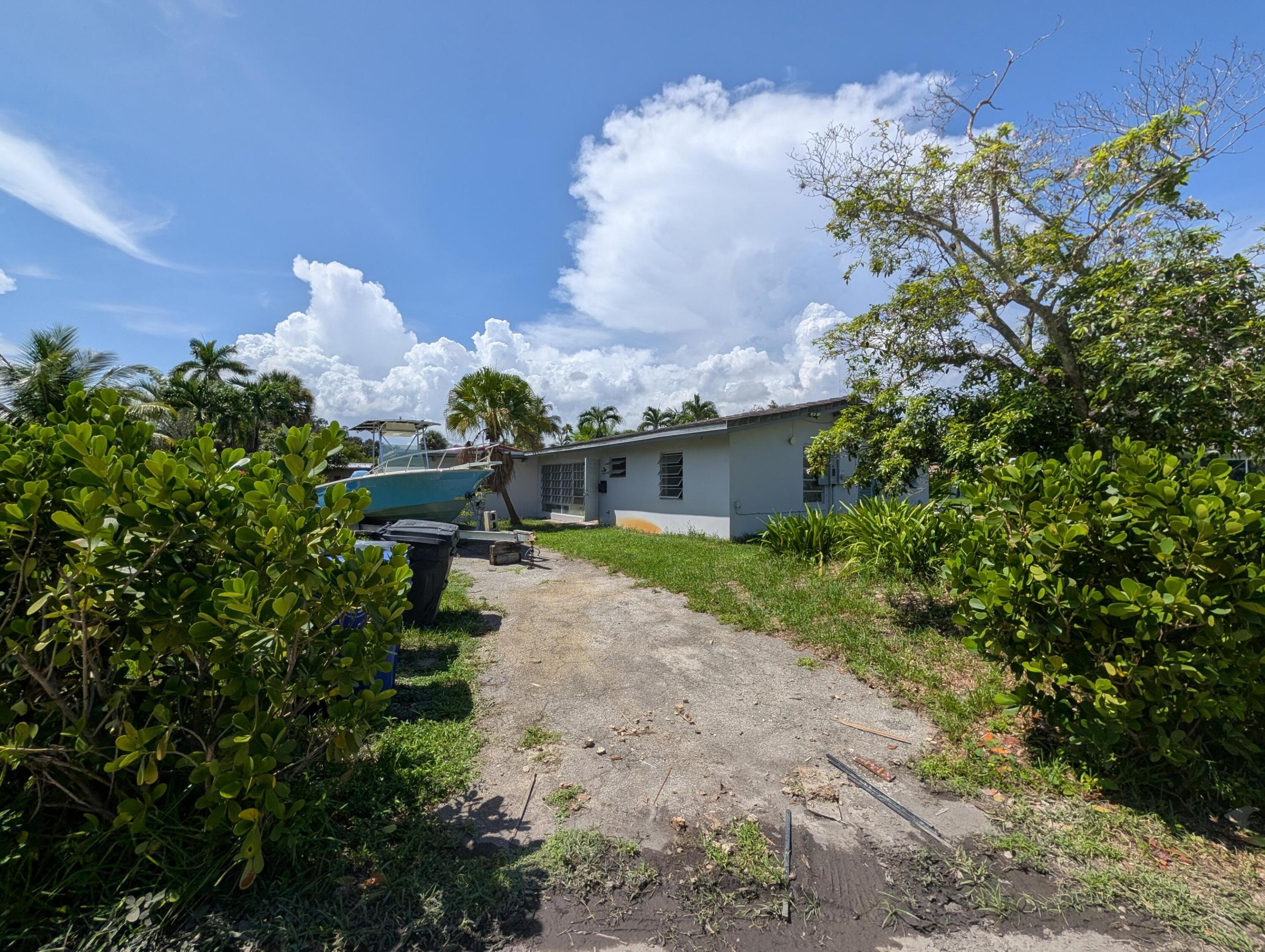 1509 Sw 5th Court Property Photo 3
