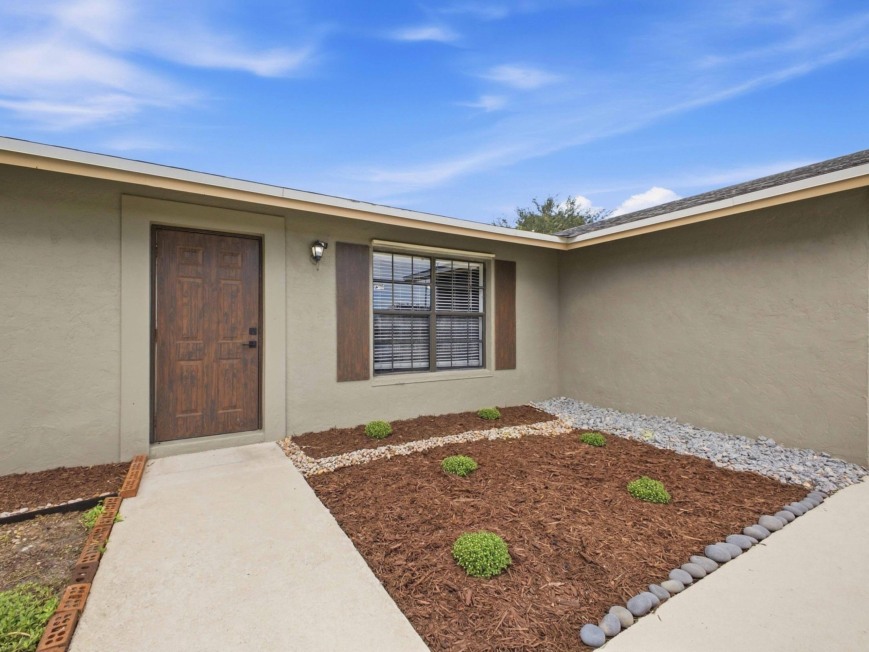 234 La Mancha Avenue Property Photo 3