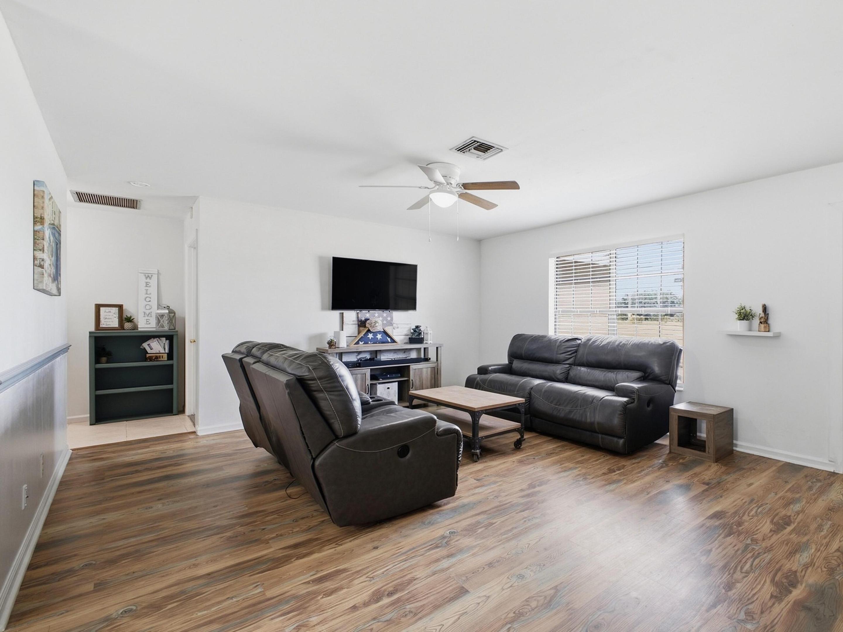 234 La Mancha Avenue Property Photo 8