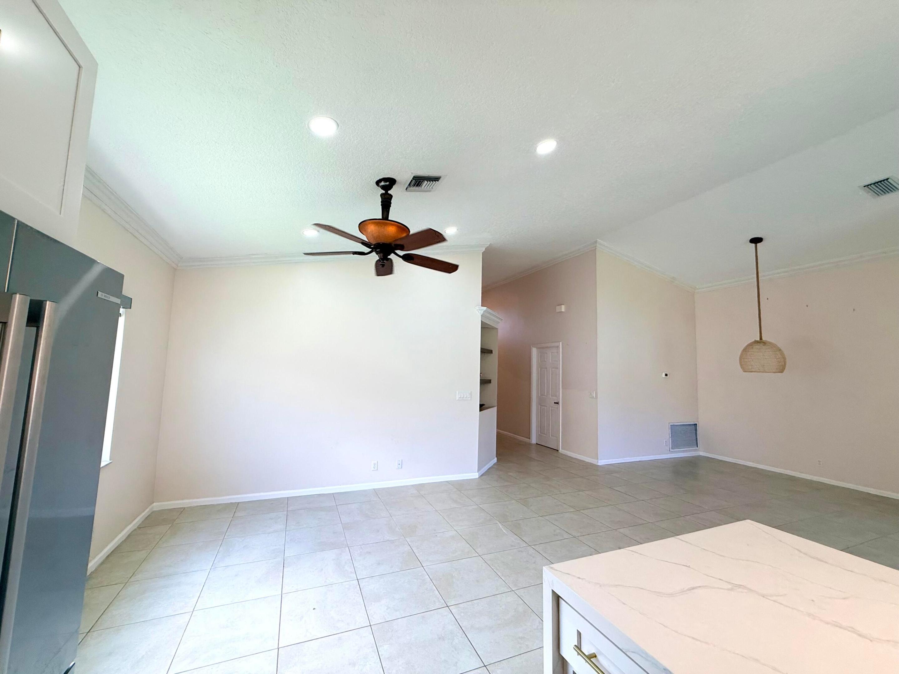 12390 Boneventure Drive Property Photo 5