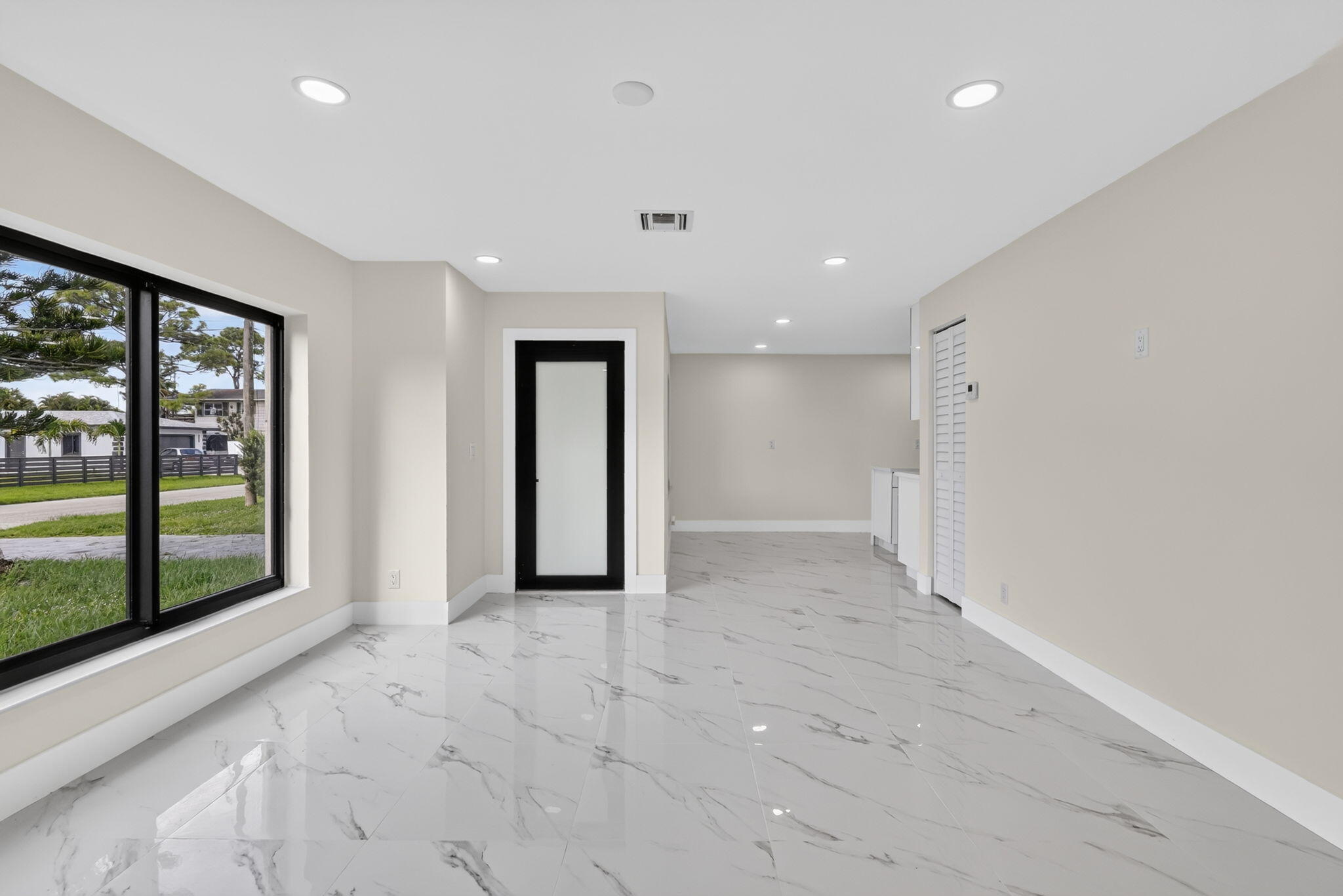 3185 Riddle Road Property Photo 8