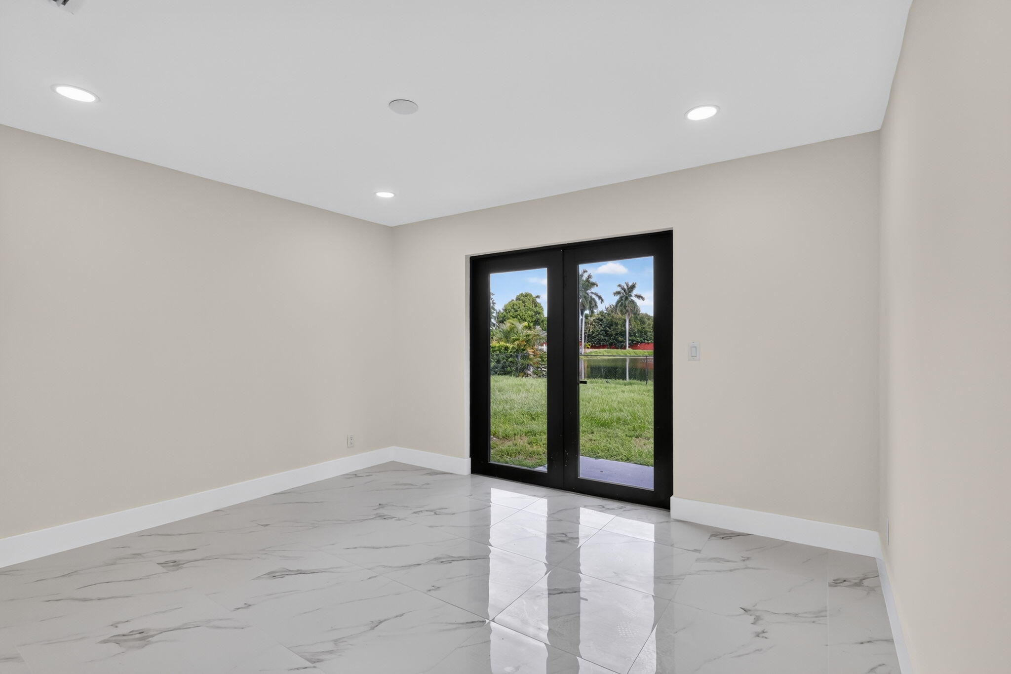 3185 Riddle Road Property Photo 17