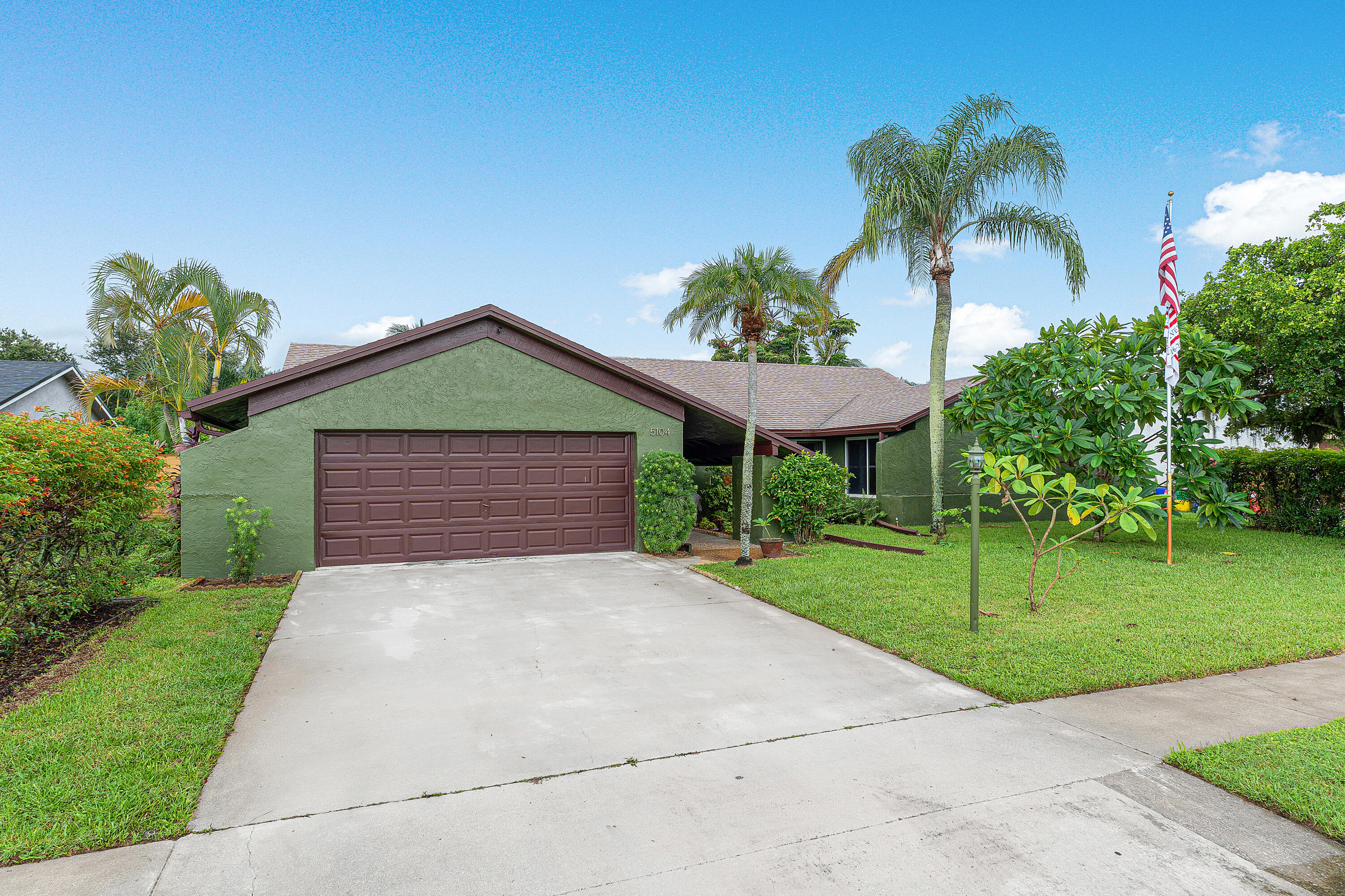 5104 Candlewood Court Property Photo 1