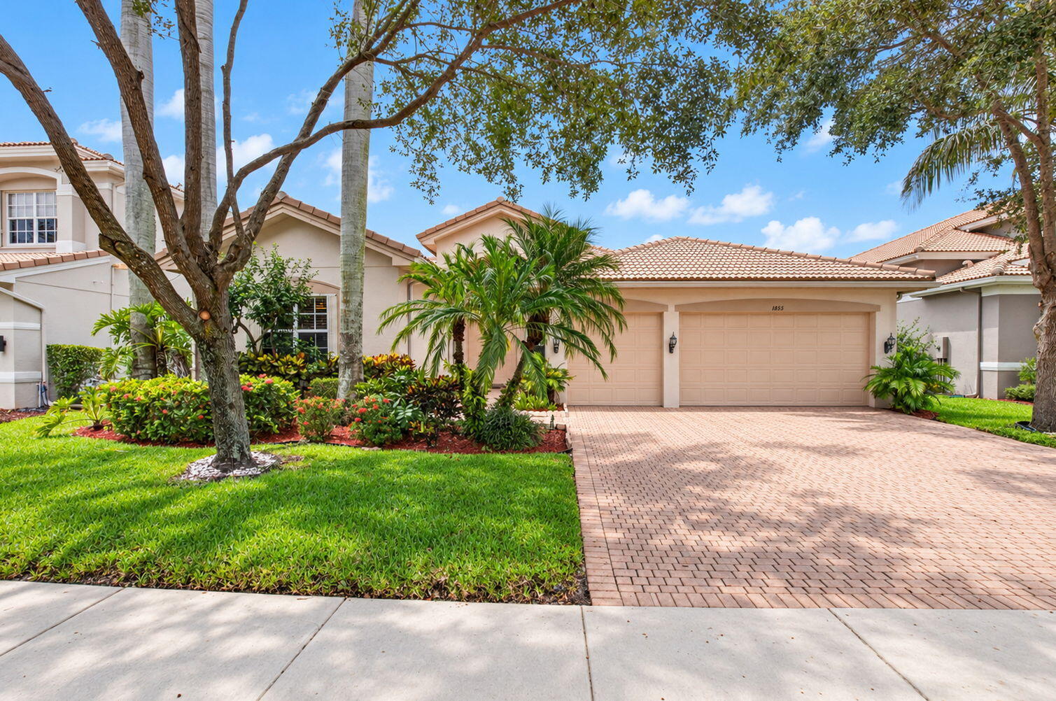 8855 Starhaven Cove Property Photo 1