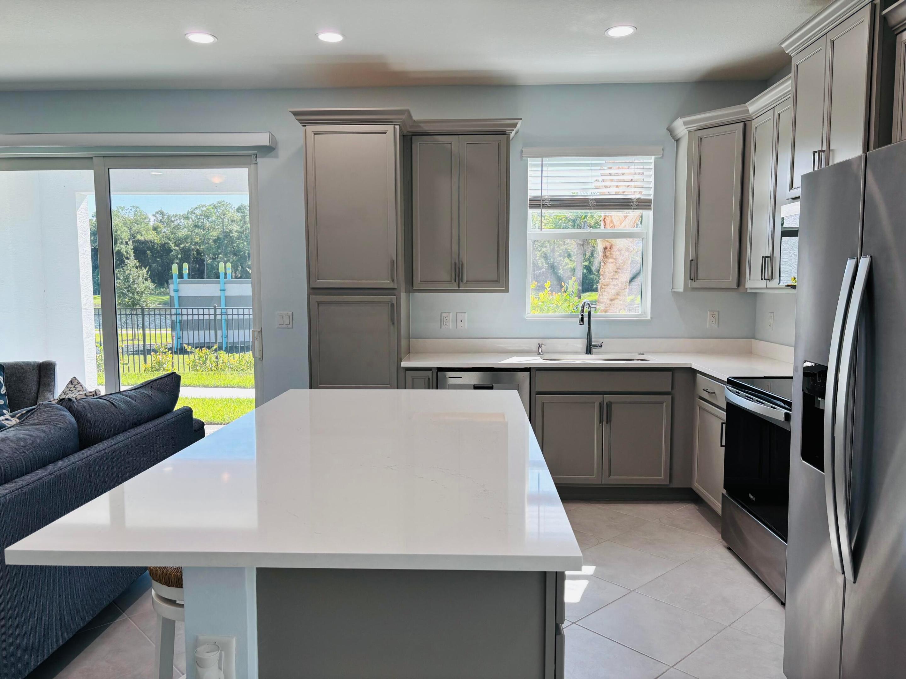 4302 Brookgreen Square Property Photo 6