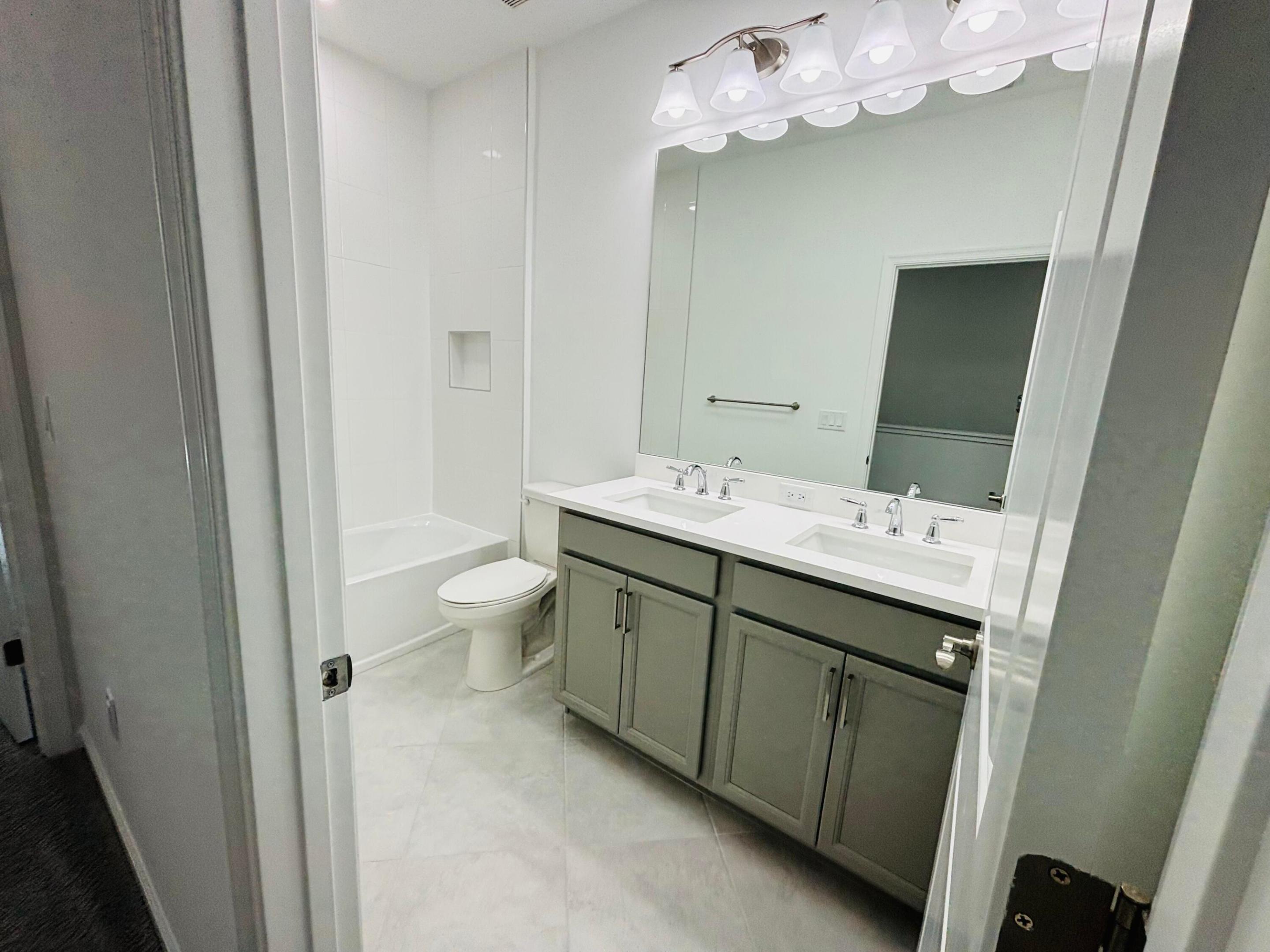 4302 Brookgreen Square Property Photo 46
