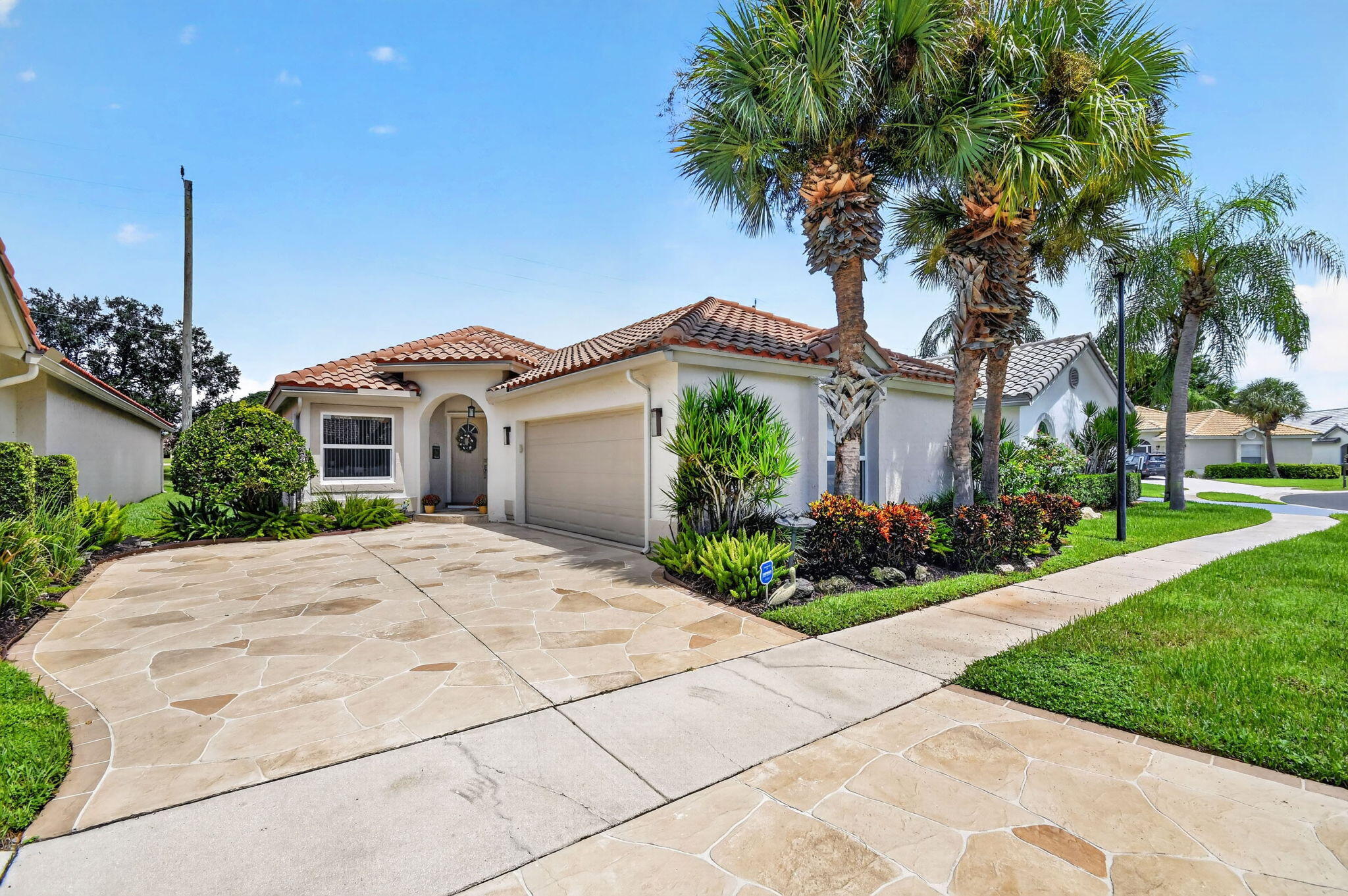 6097 Bay Isles Drive Property Photo 1