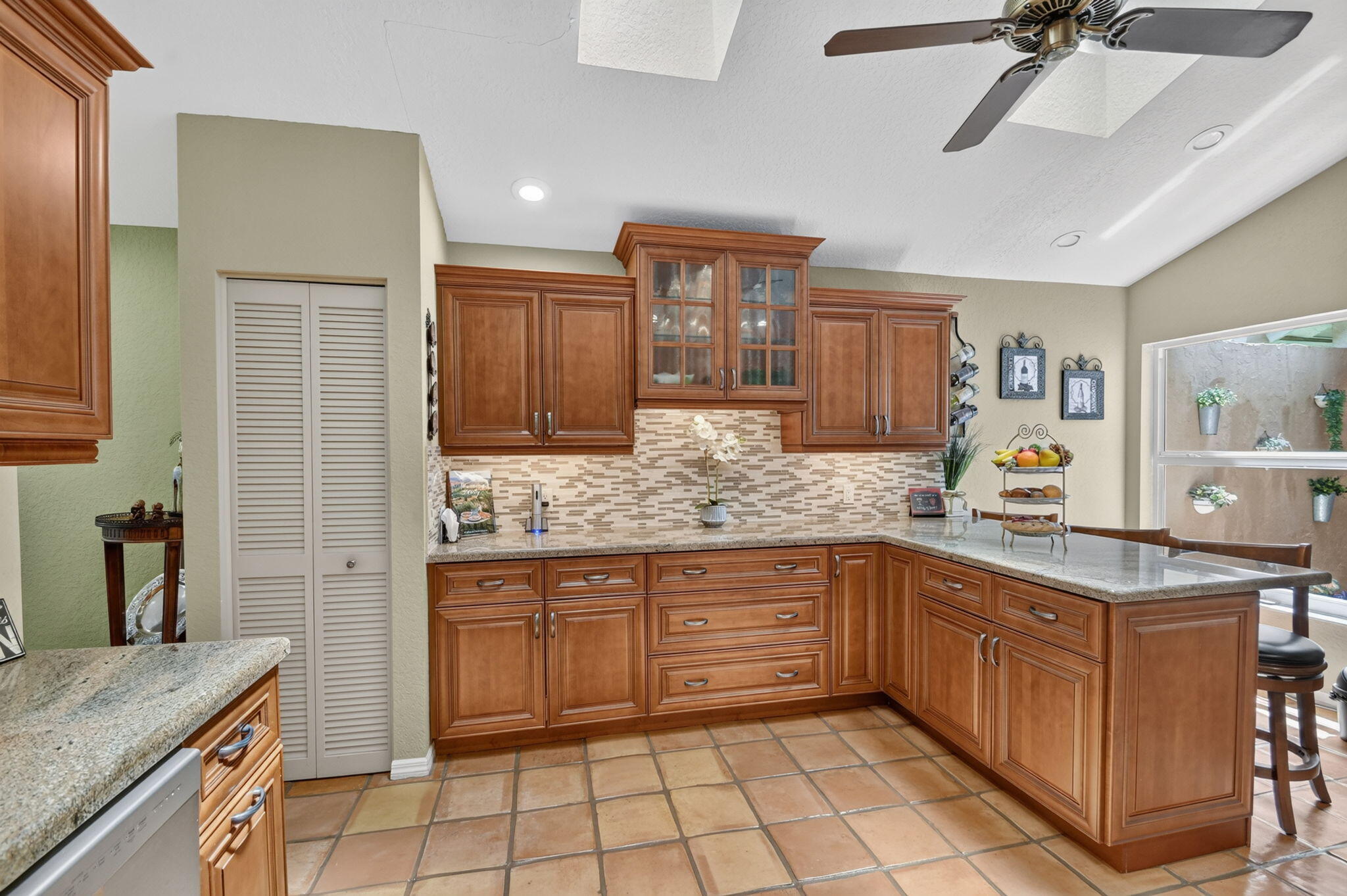 6097 Bay Isles Drive Property Photo 8