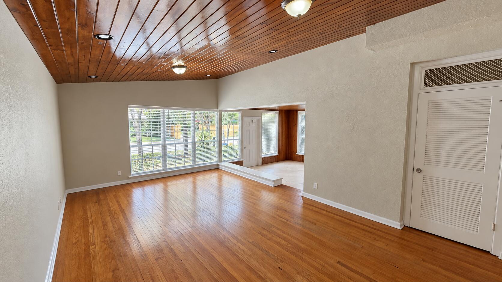 211 Dartmouth Drive Property Photo 8