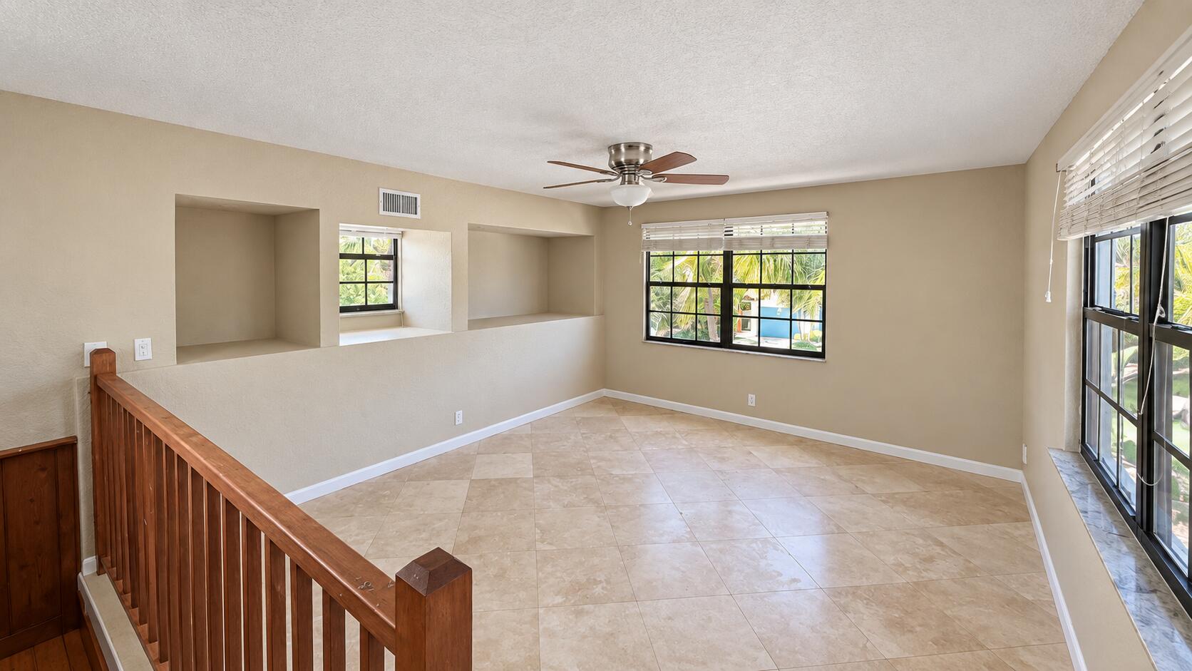 211 Dartmouth Drive Property Photo 10