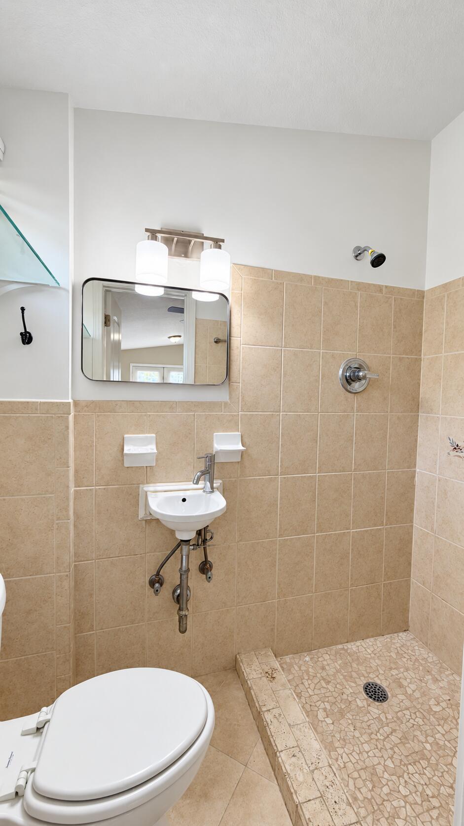 211 Dartmouth Drive Property Photo 24