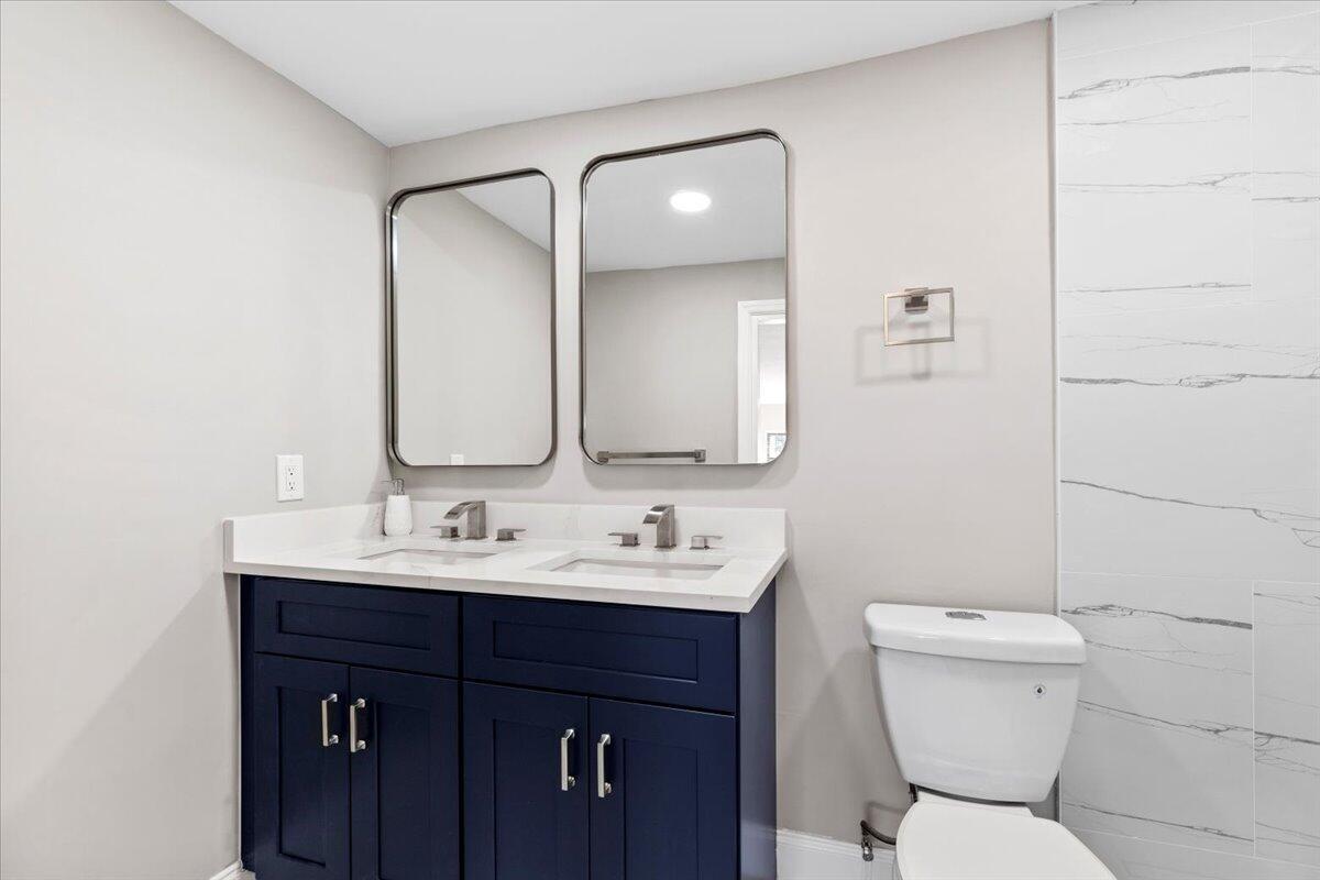 1227 N Ocean Breeze Property Photo 14