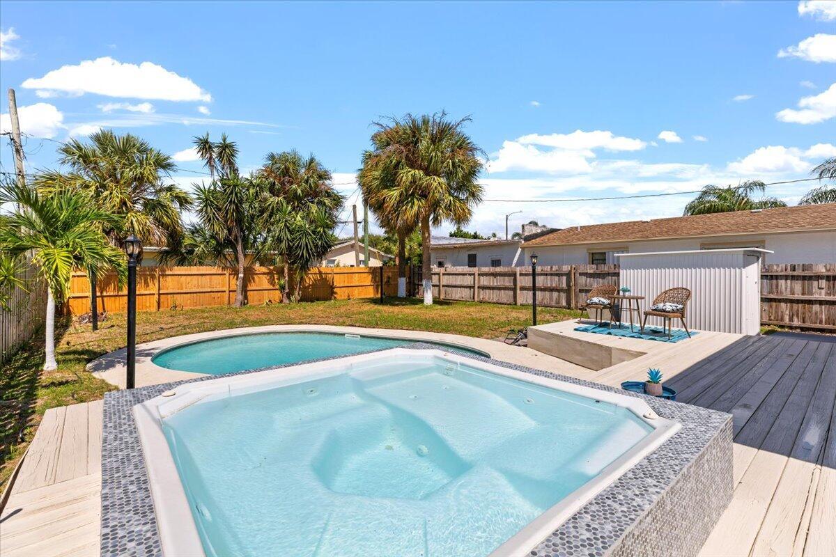 1227 N Ocean Breeze Property Photo 22