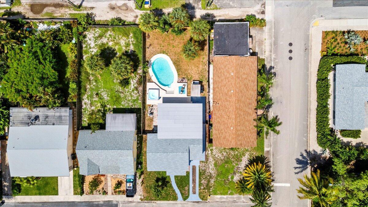 1227 N Ocean Breeze Property Photo 26