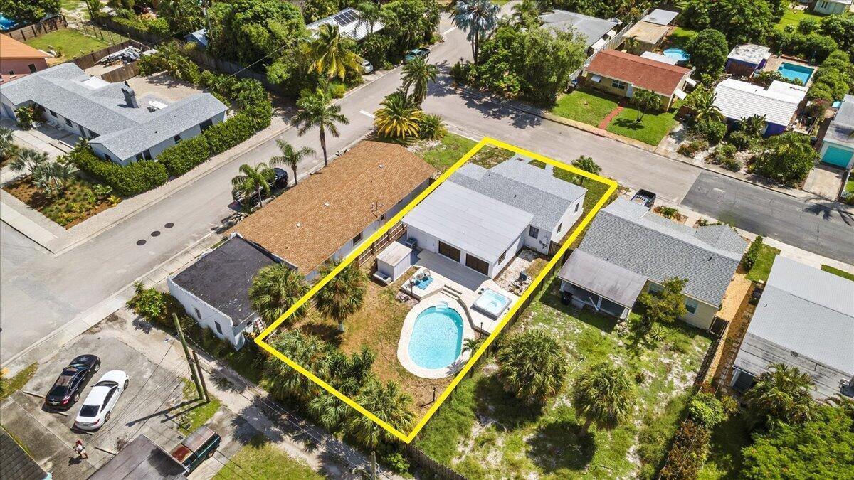 1227 N Ocean Breeze Property Photo 29