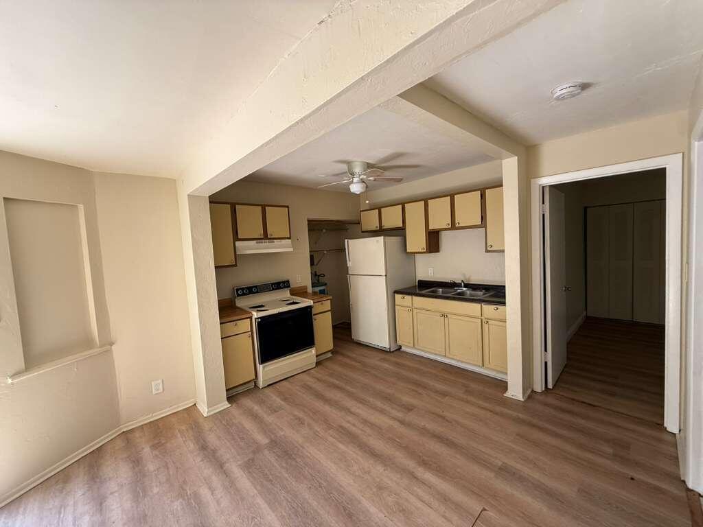 717 Sw 2nd Court Property Photo 2
