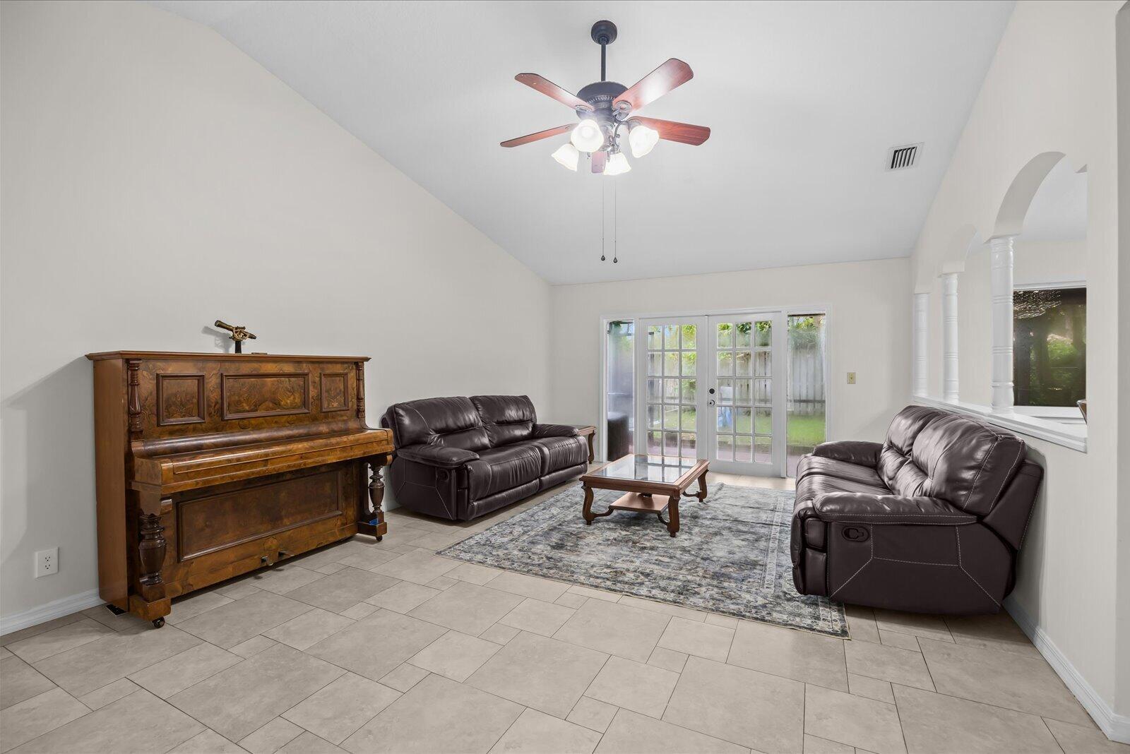 18831 Misty Lake Drive Property Photo 7