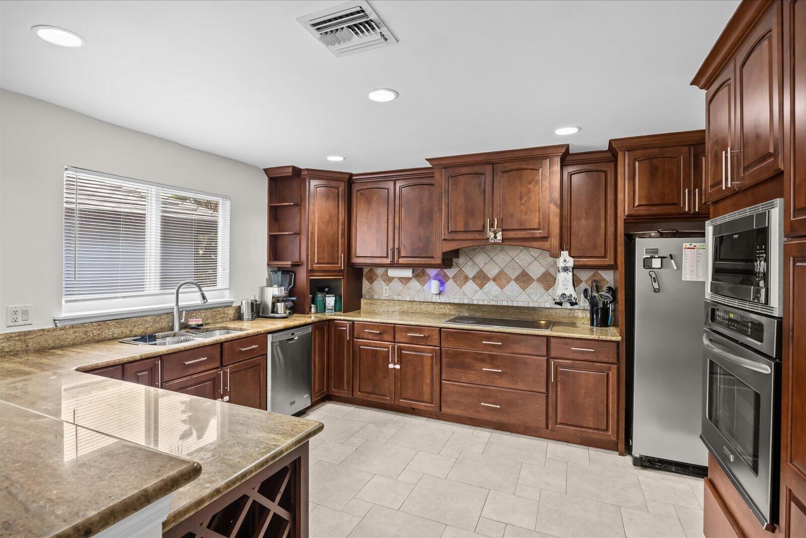 18831 Misty Lake Drive Property Photo 17