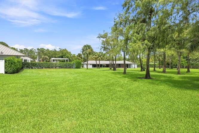14902 Paddock Drive Property Photo 5