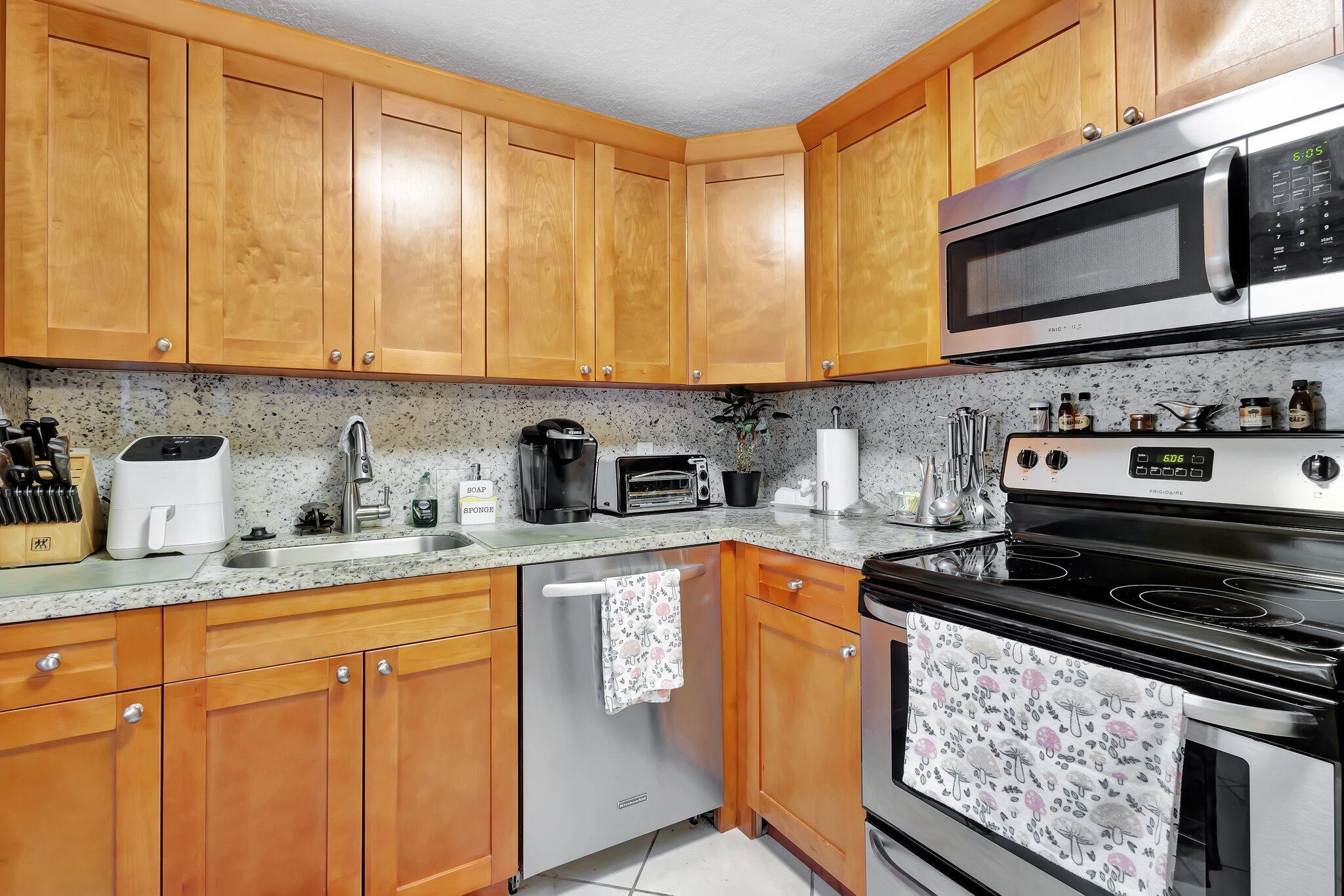 637 Monaco Court N Property Photo 1
