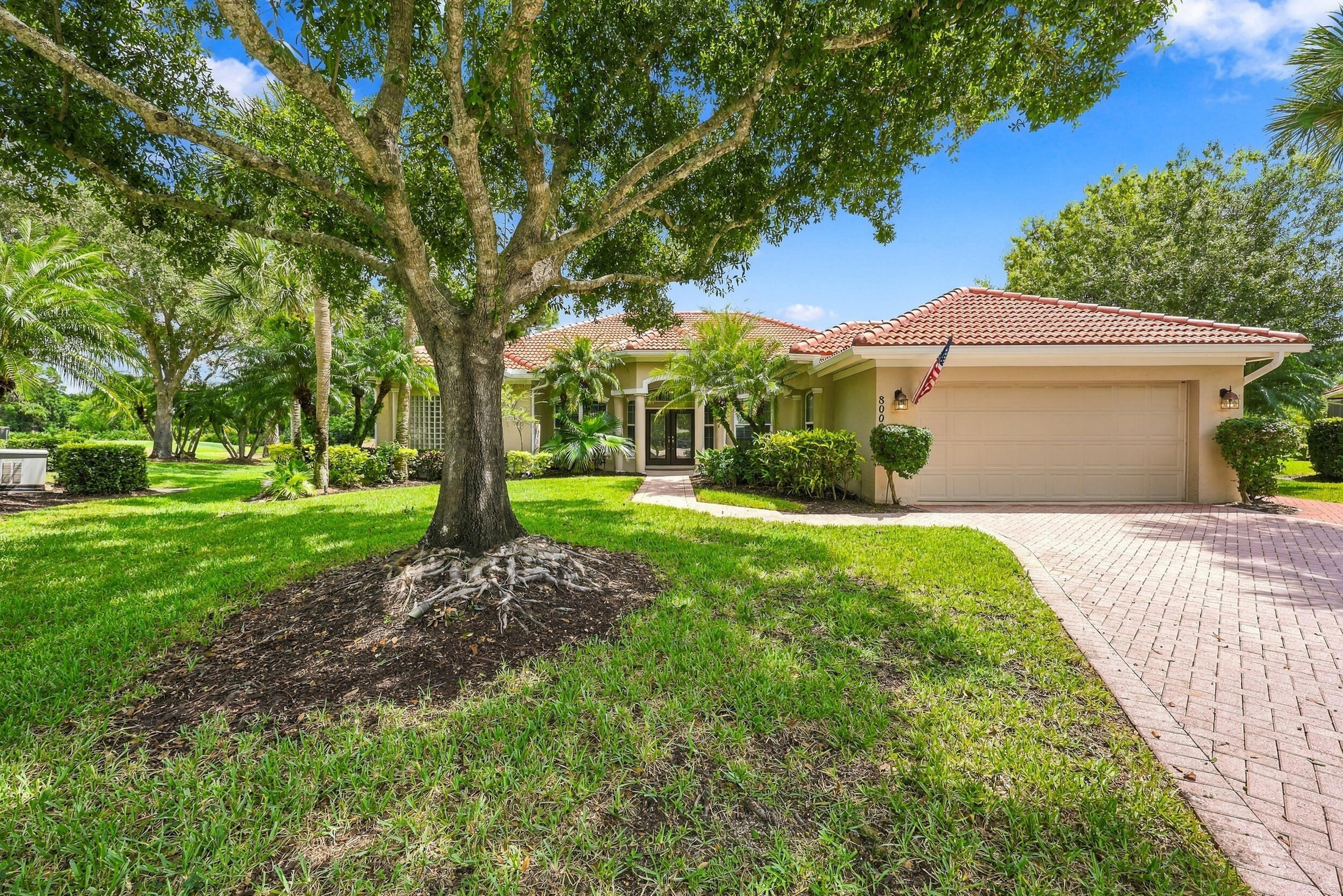 8008 Links Way Property Photo 1