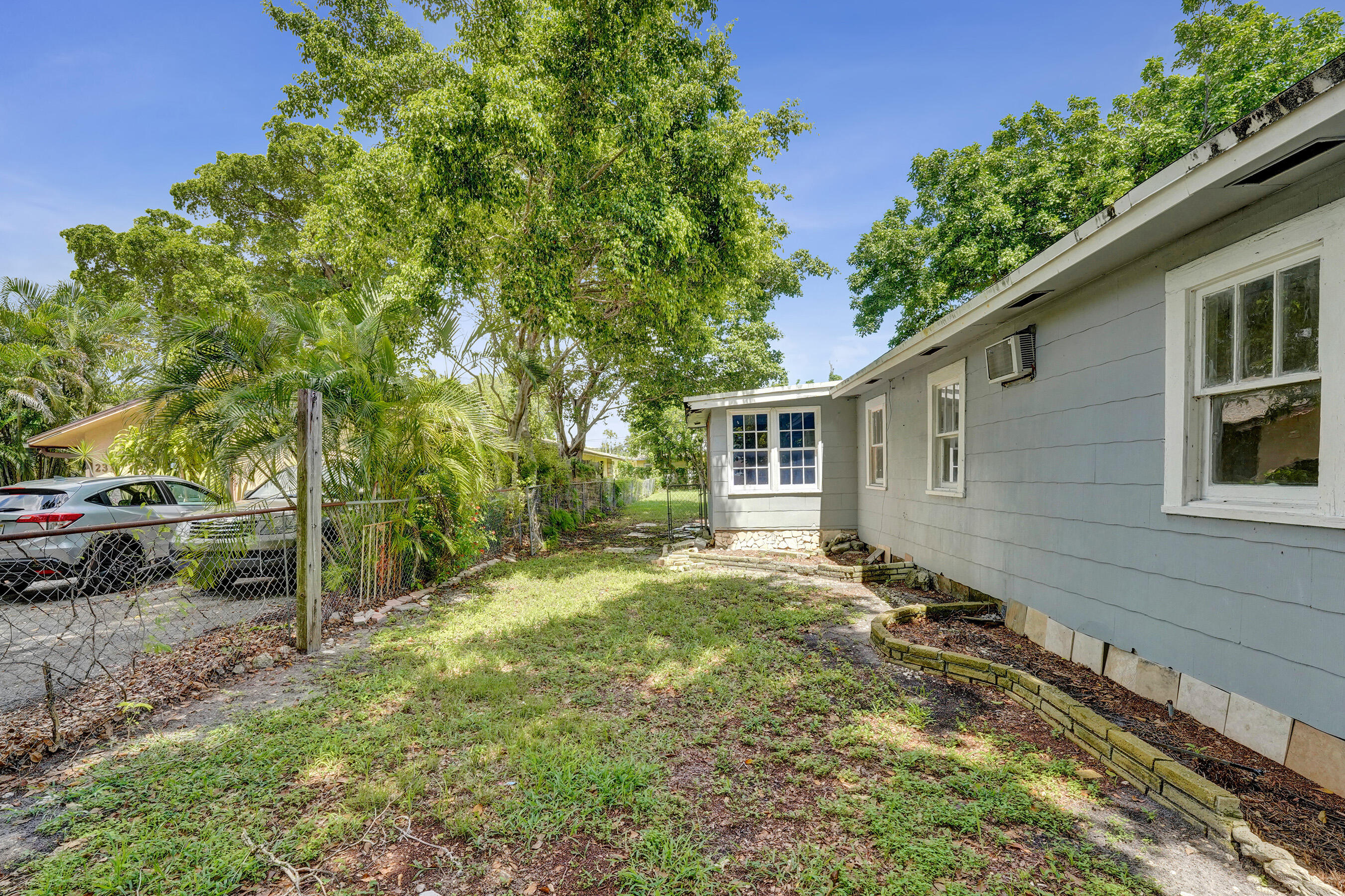 2315 Monroe Street Property Photo 29