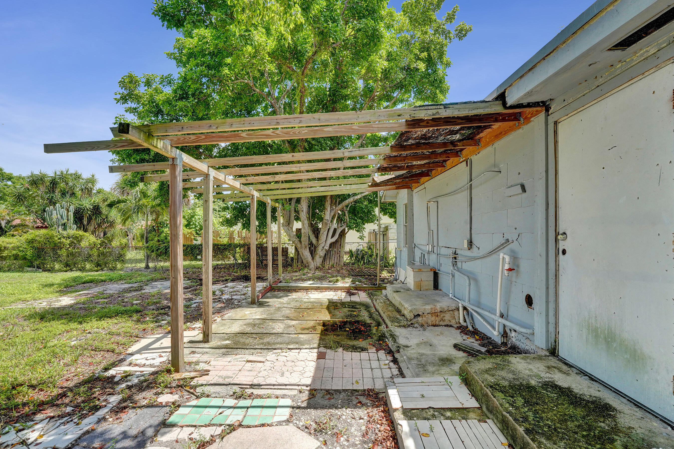 2315 Monroe Street Property Photo 31