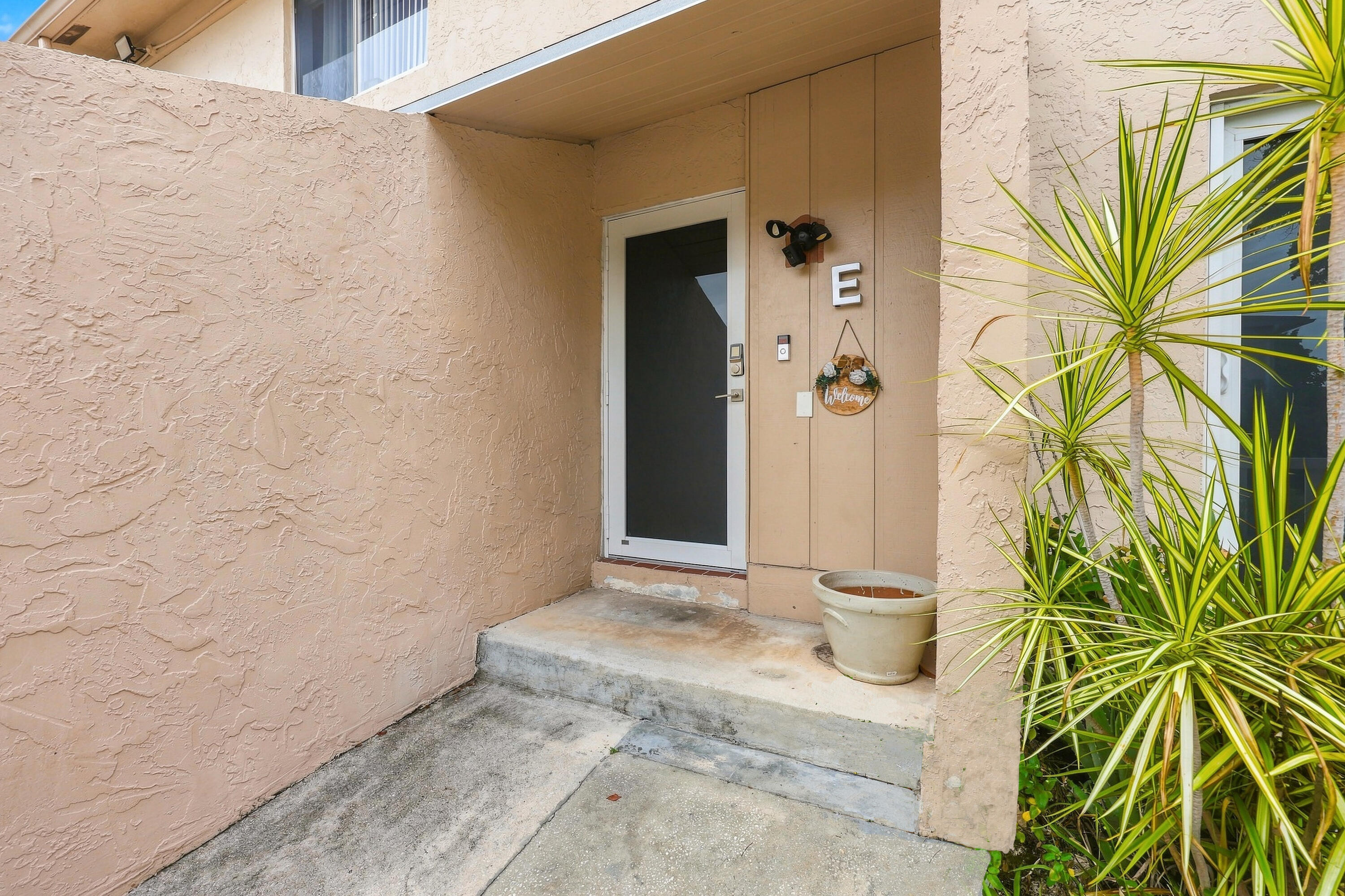1739 Nw 80th Avenue E Property Photo 3