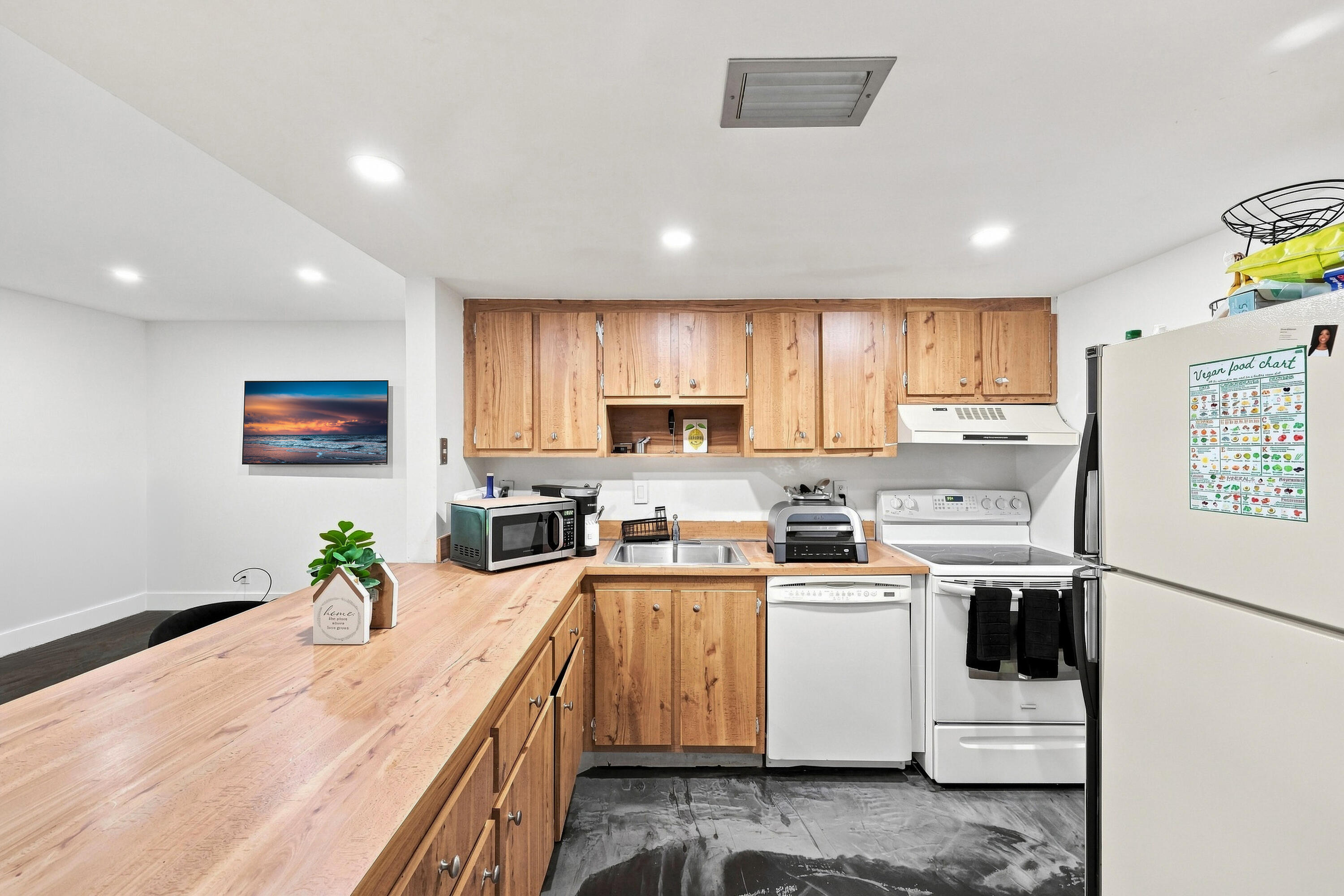 1739 Nw 80th Avenue E Property Photo 12