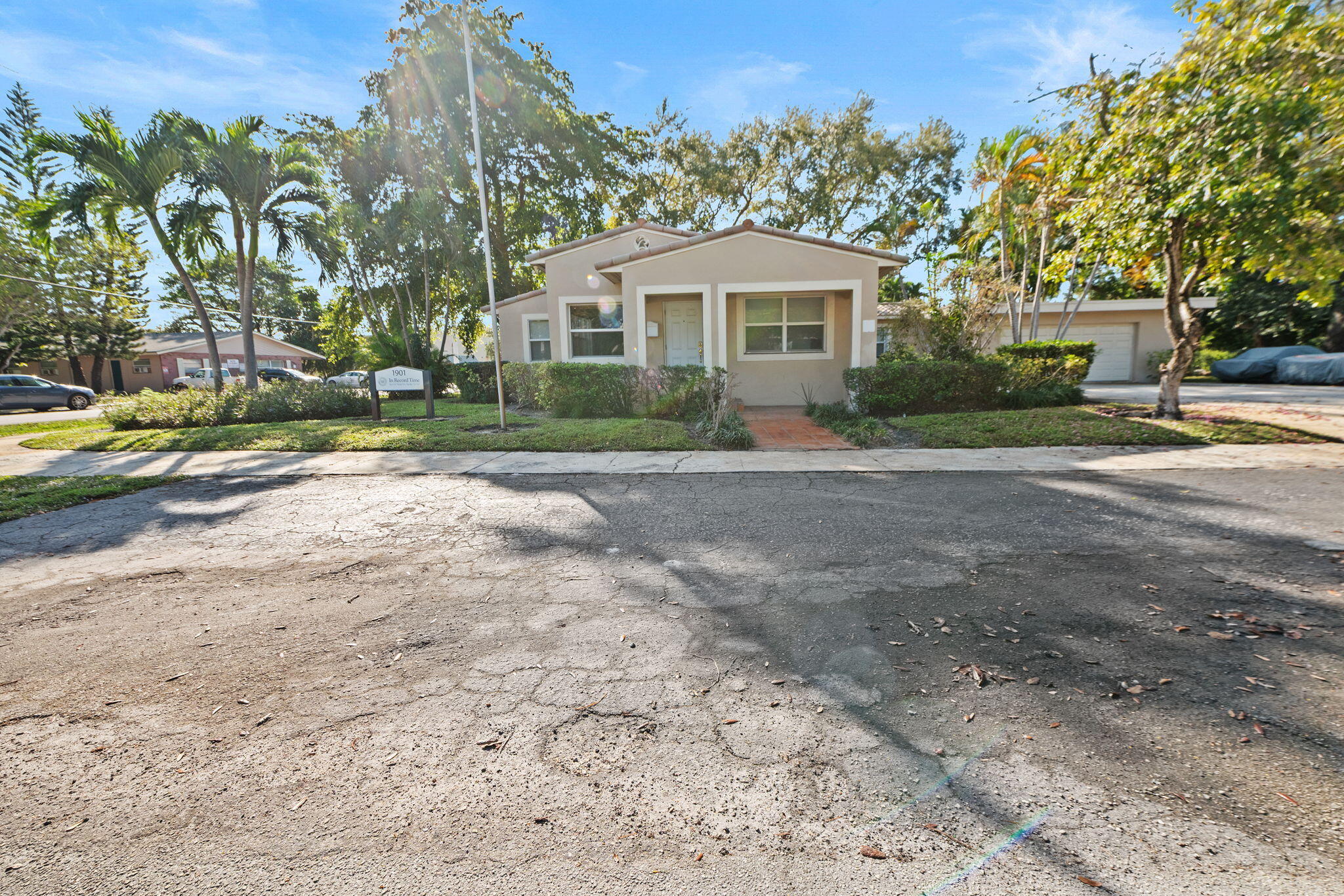 1901 SE 4TH Avenue Property Photo 1