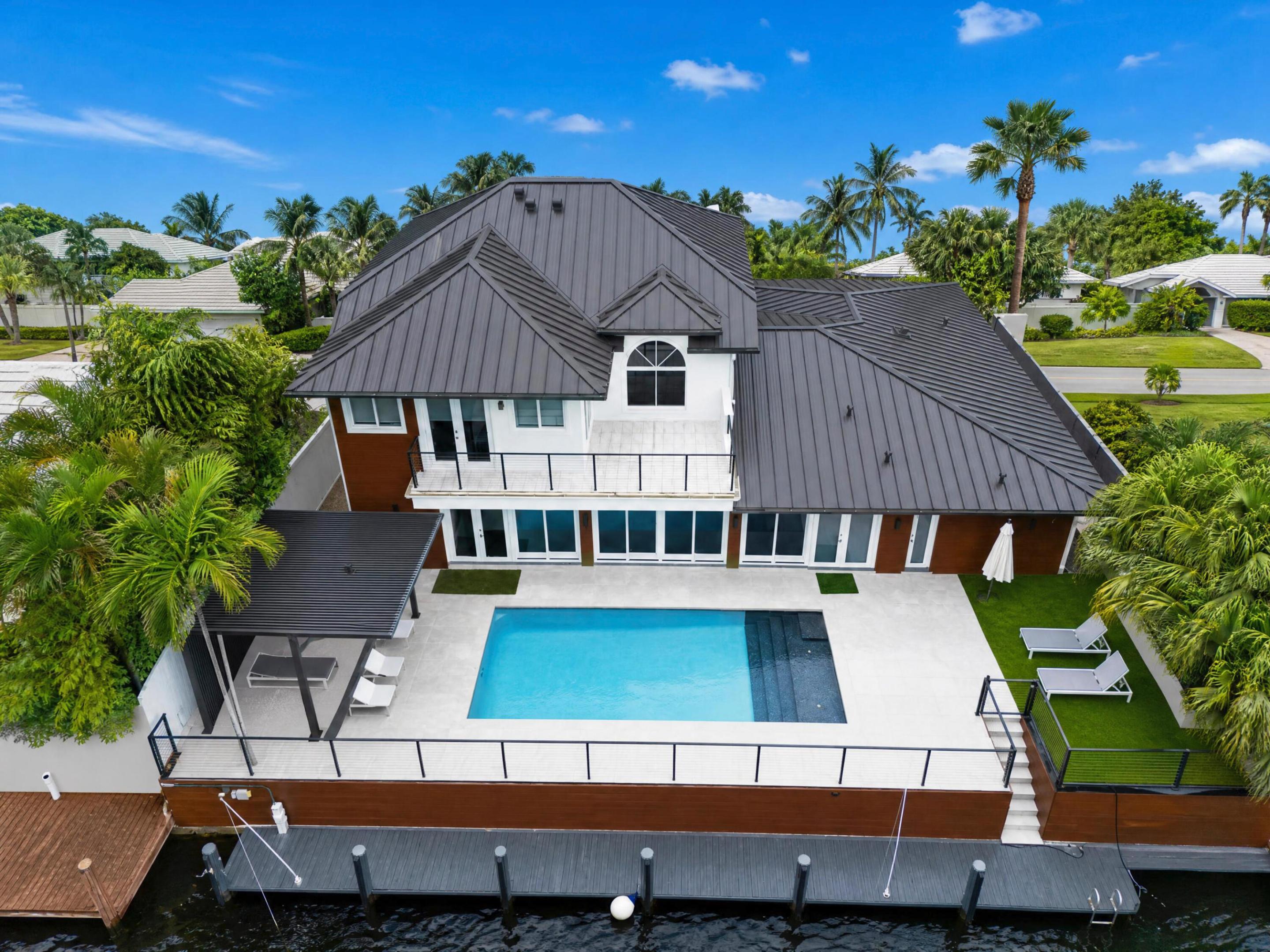 11 Castle Harbor Isle Drive Property Photo 1