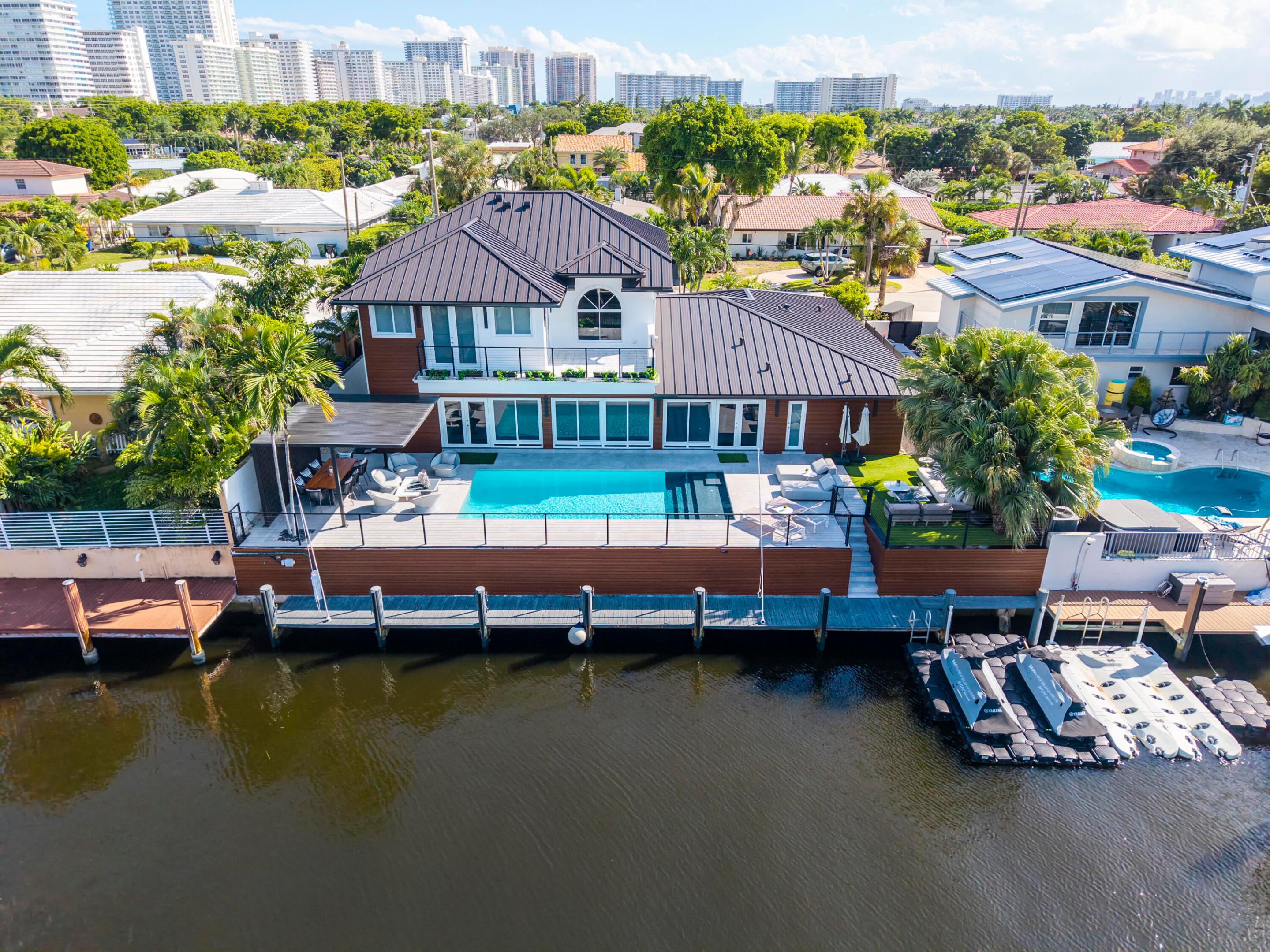 11 Castle Harbor Isle Drive Property Photo 1