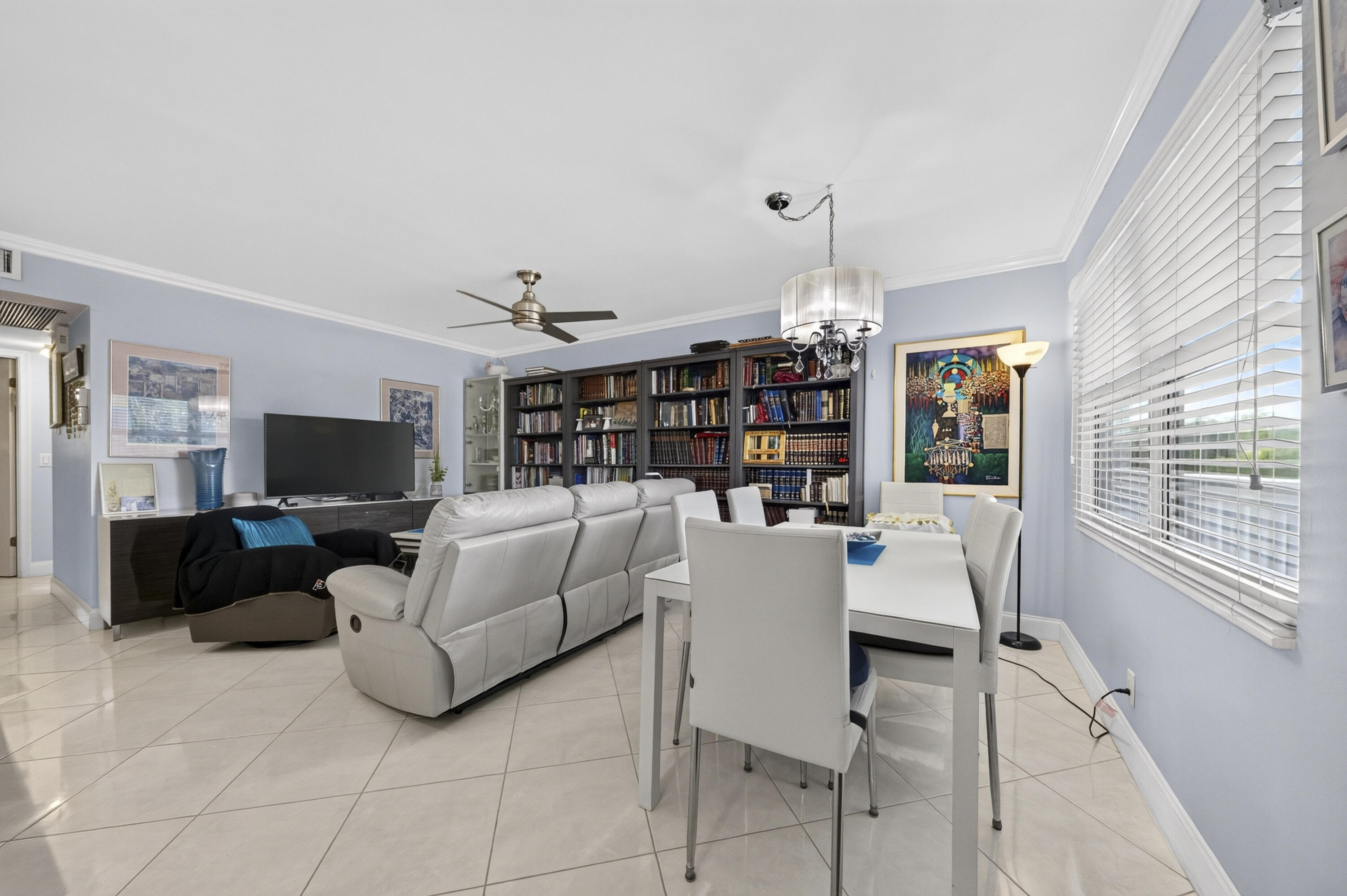 2079 Cambridge D 2079 Property Photo 13