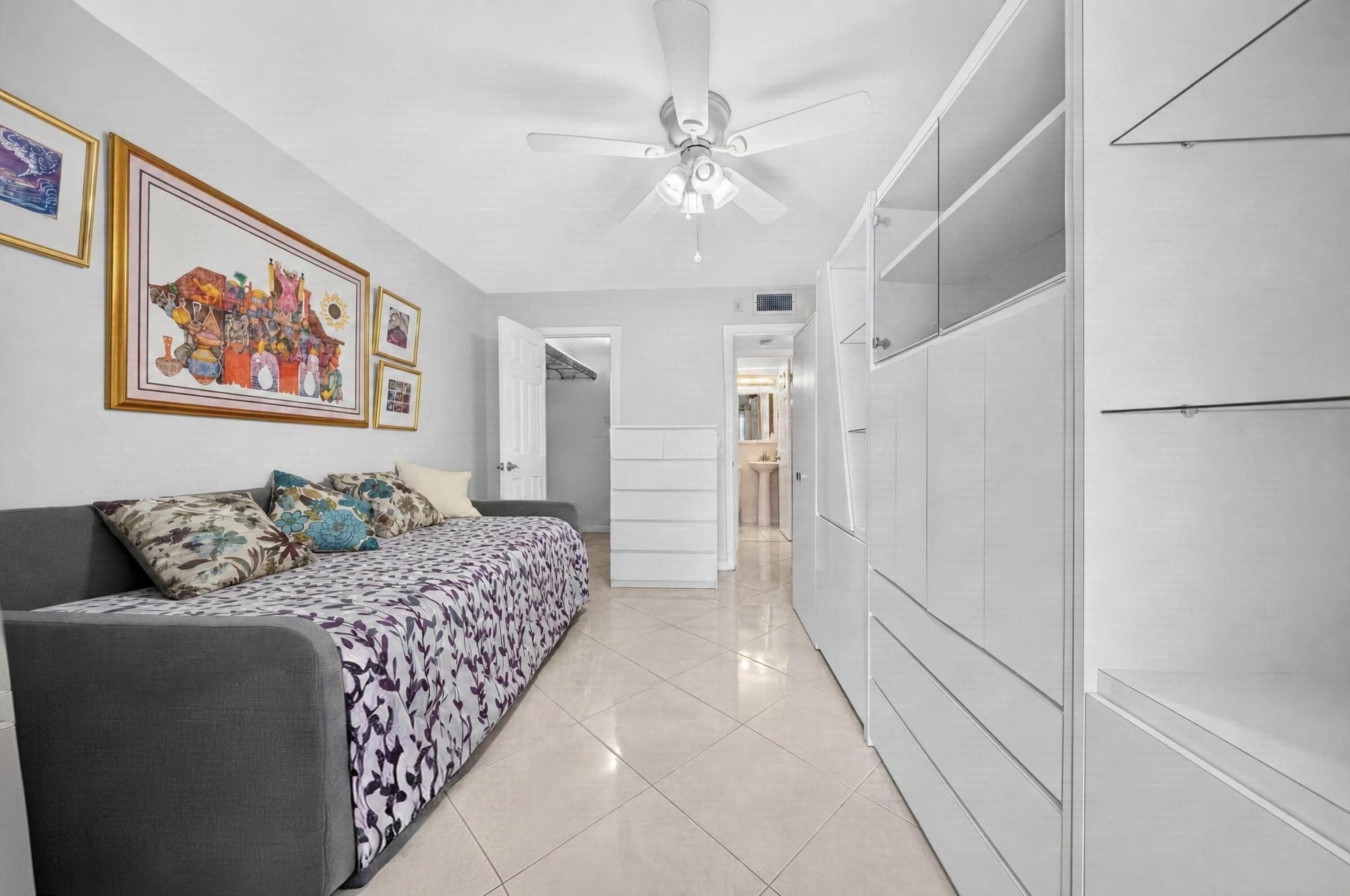 2079 Cambridge D 2079 Property Photo 18