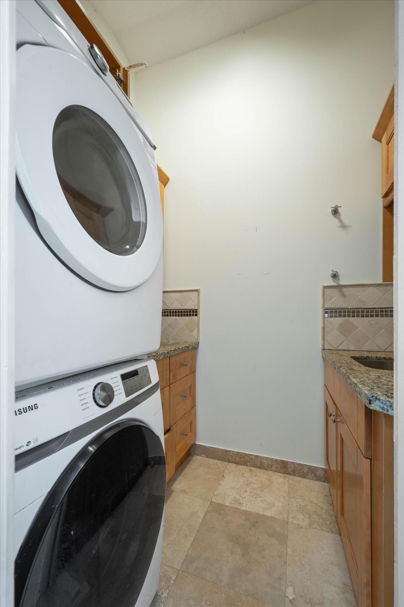 2647 Edgewater Drive Property Photo 33
