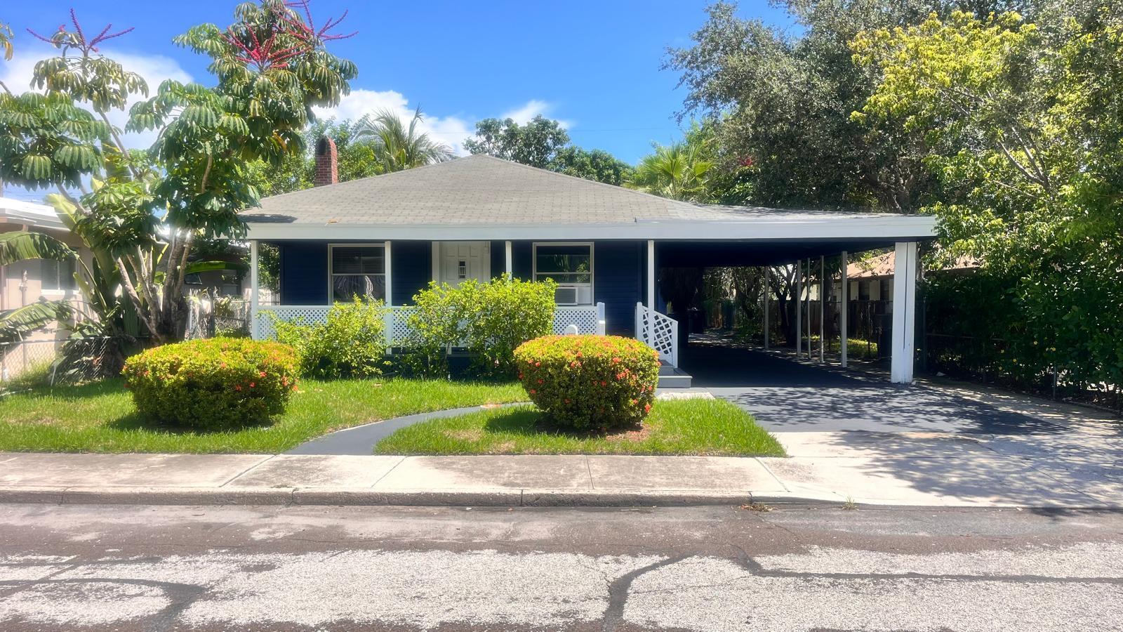 1006 S M Street Property Photo 1