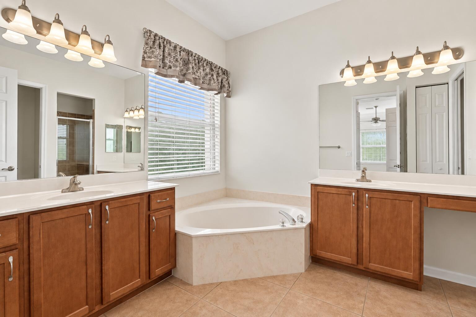 718 Sw Myakka River Property Photo 13