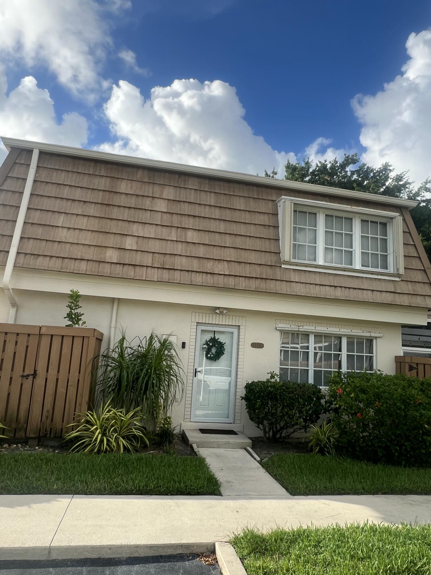 4338 Hazel Avenue D Property Photo 1