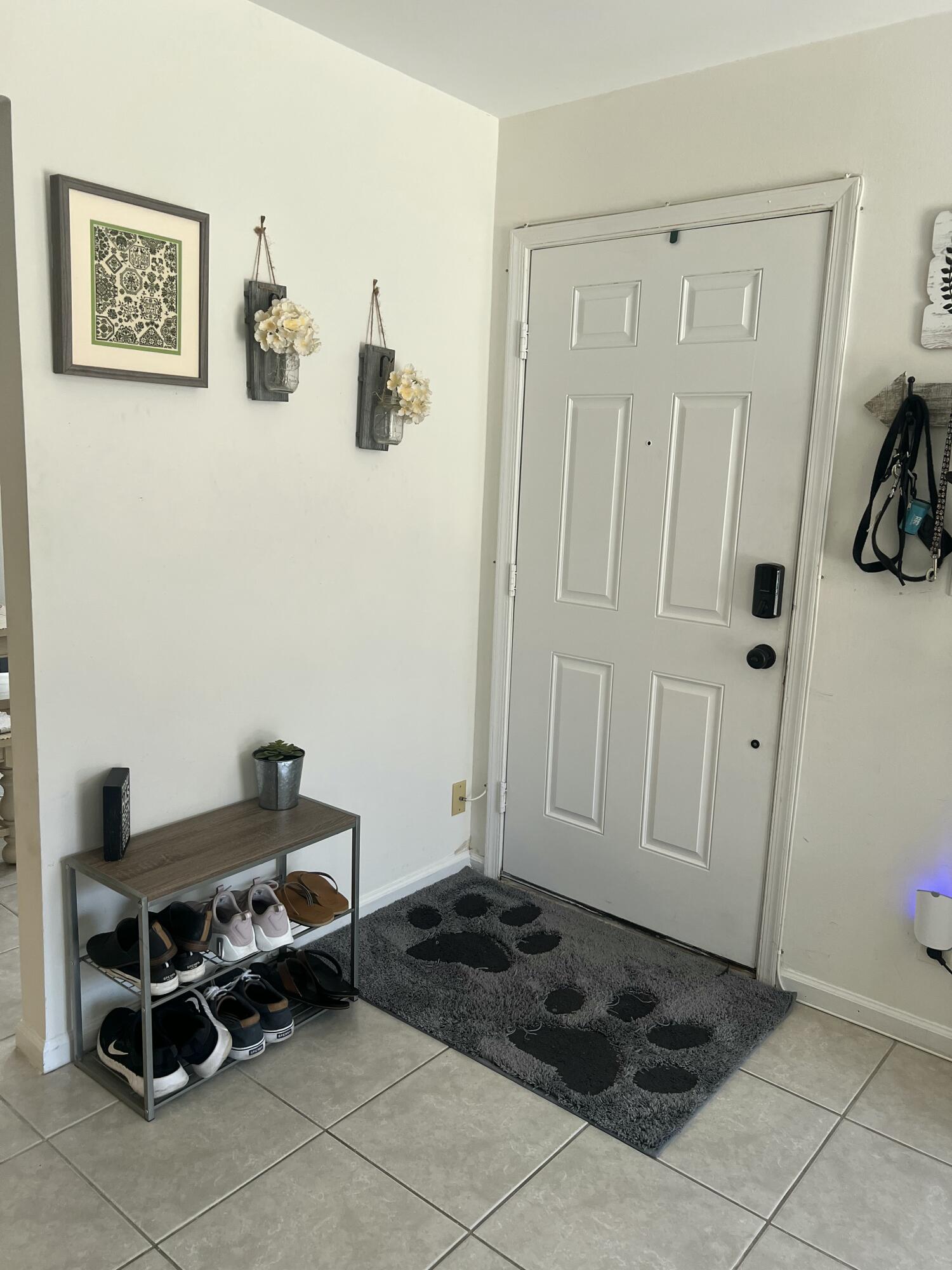 4338 Hazel Avenue D Property Photo 2