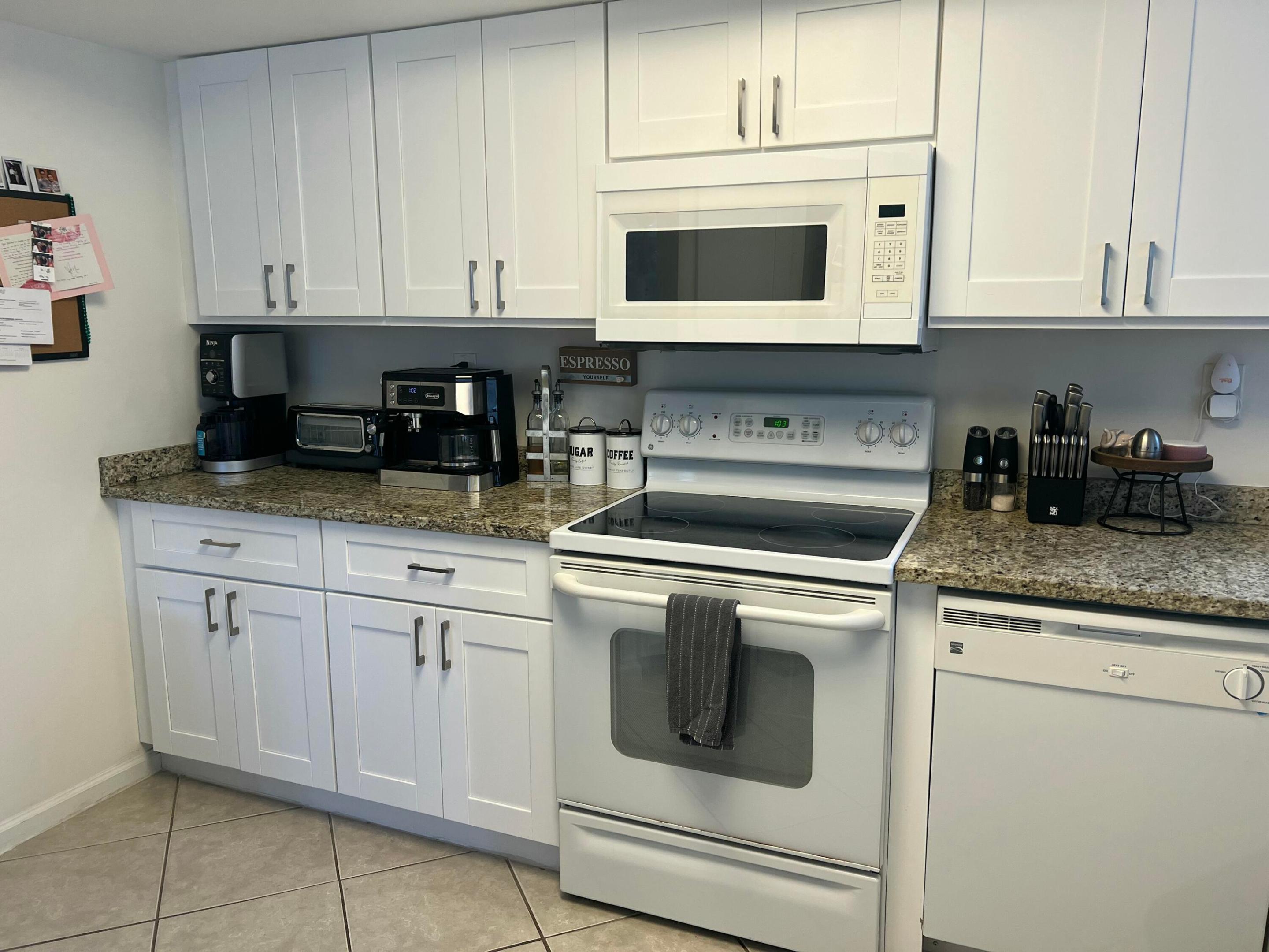4338 Hazel Avenue D Property Photo 4
