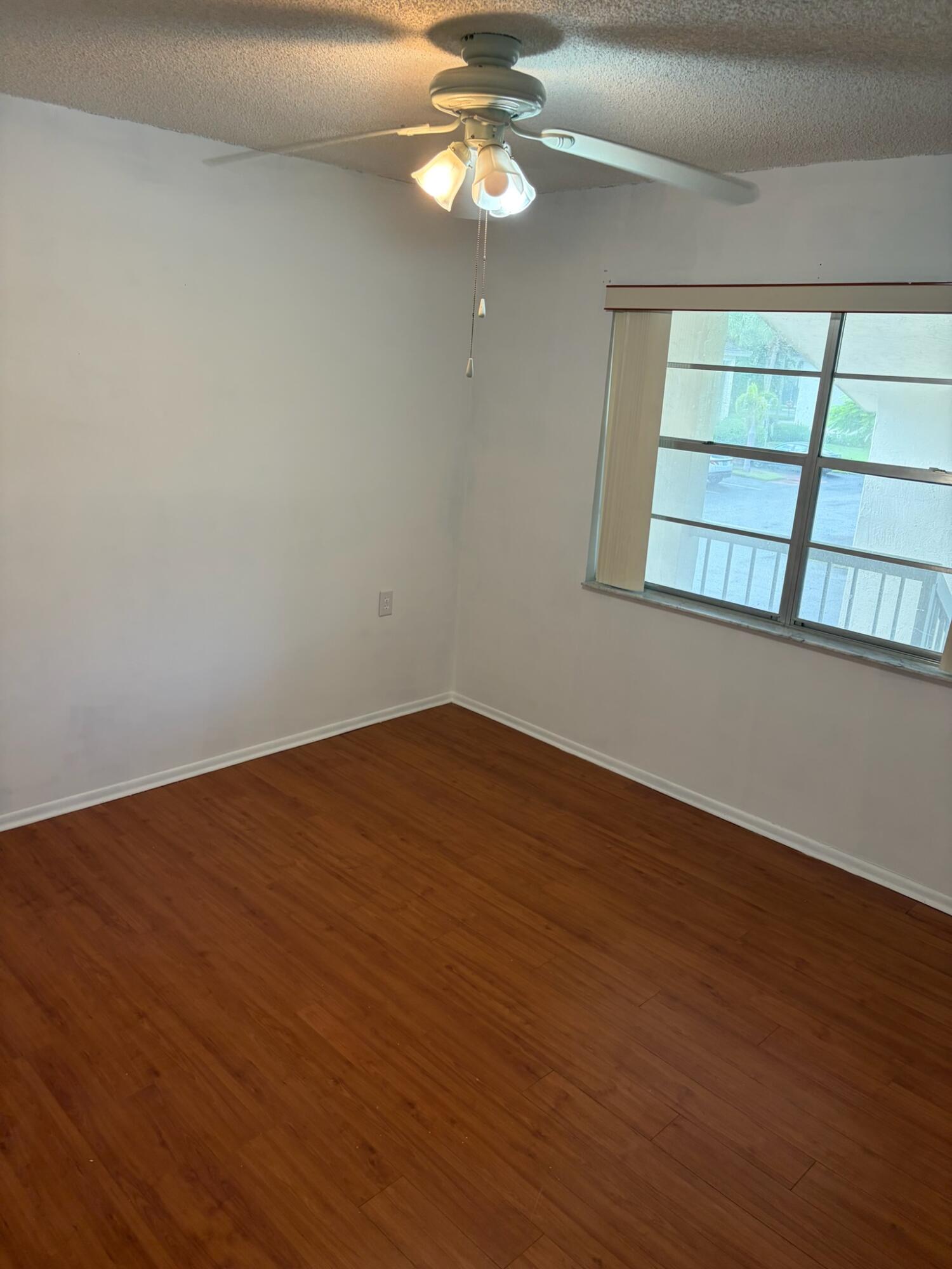 2614 NASSAU F2 Property Photo 1