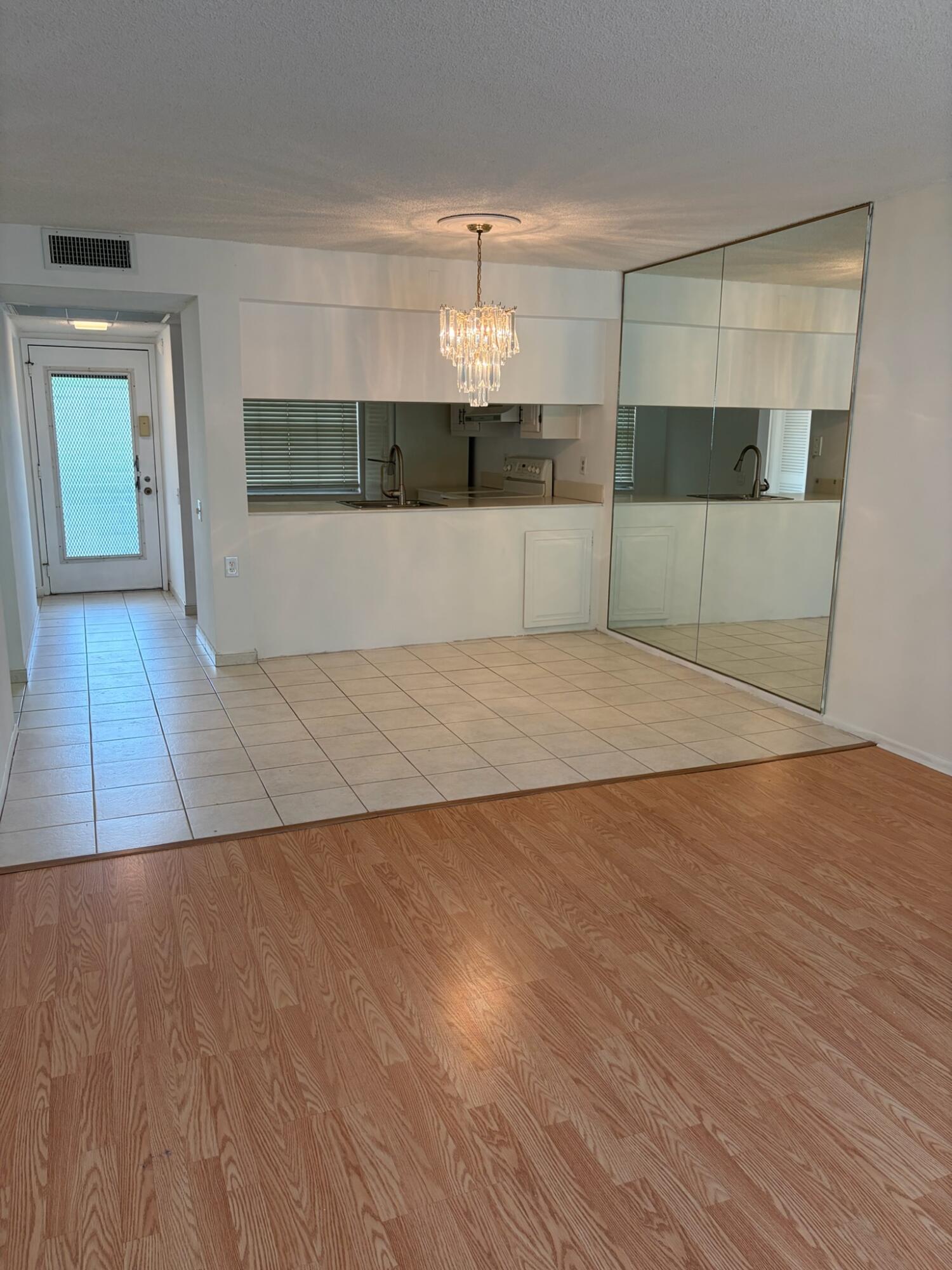 2614 Nassau F2 Property Photo 10
