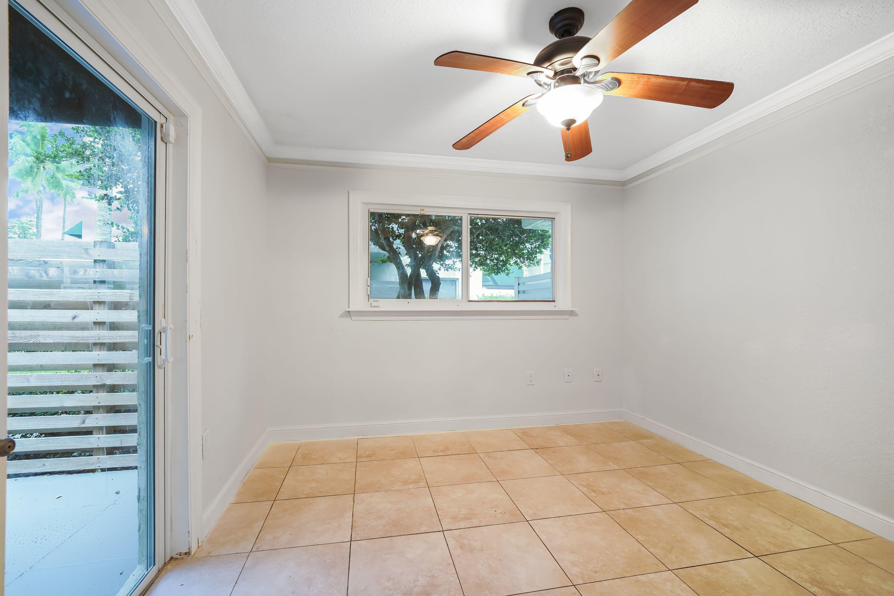 557 Nw 97th Avenue Property Photo 11