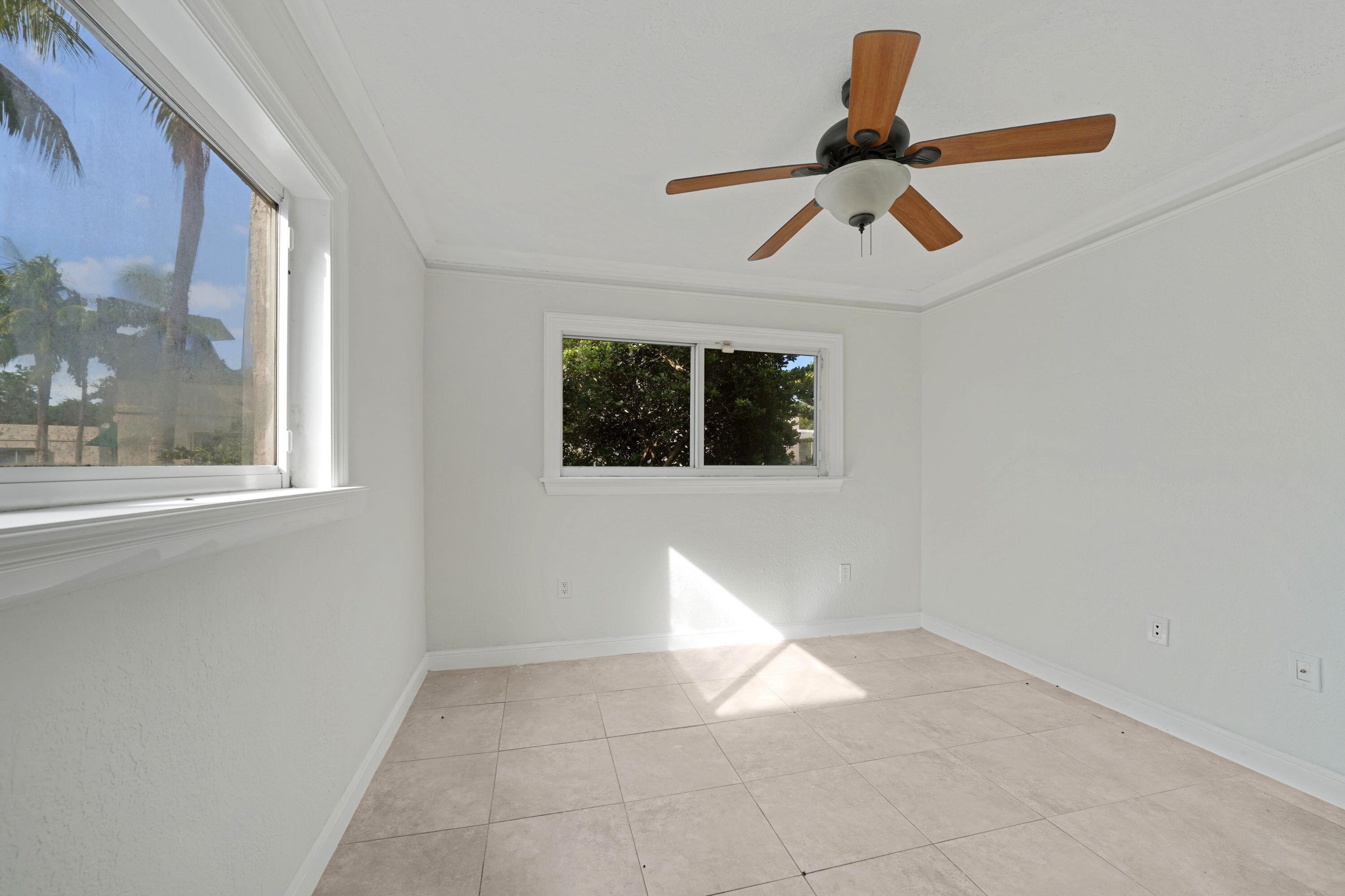 557 Nw 97th Avenue Property Photo 24