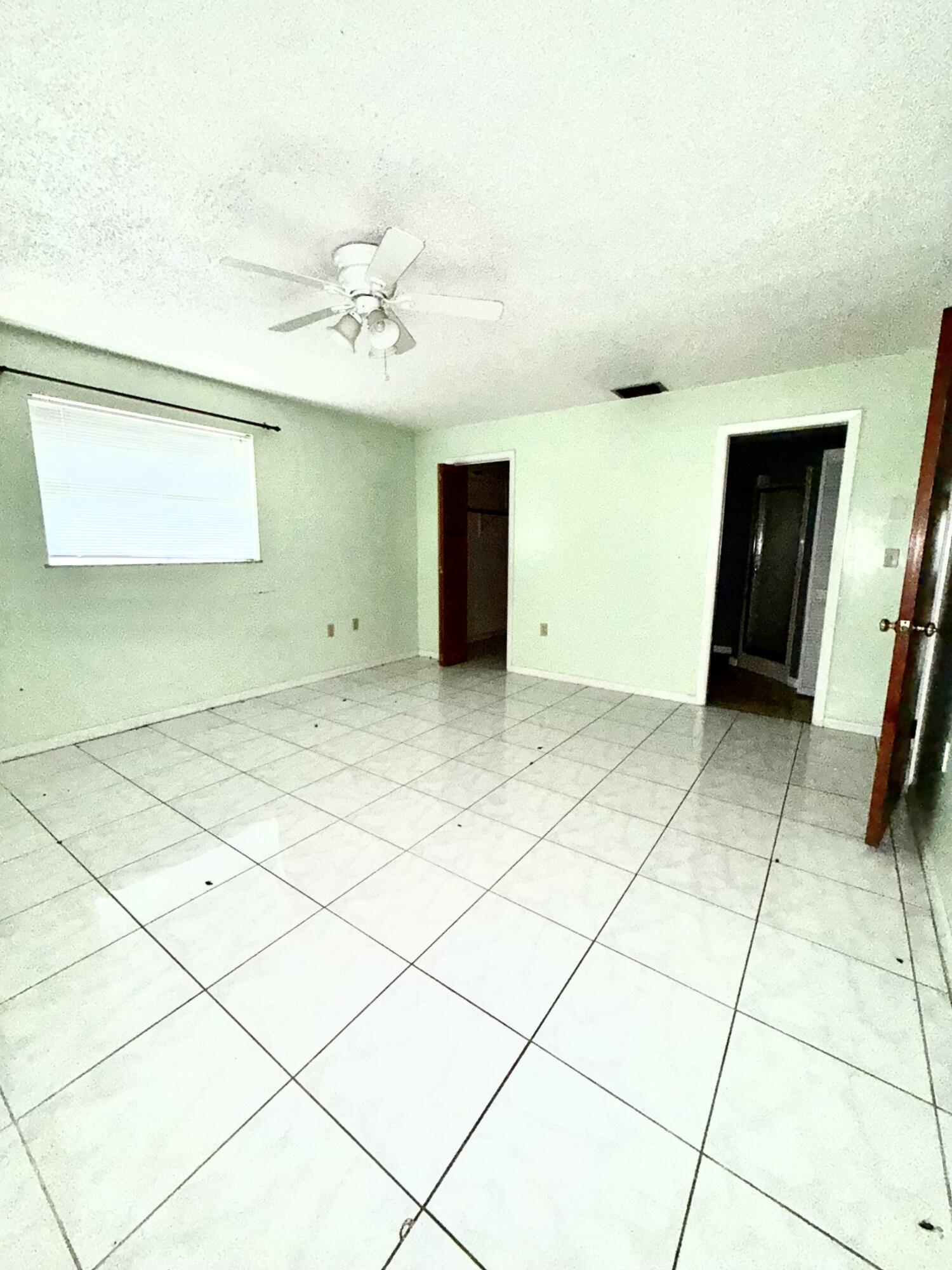 275 Se 16th Avenue Property Photo 13