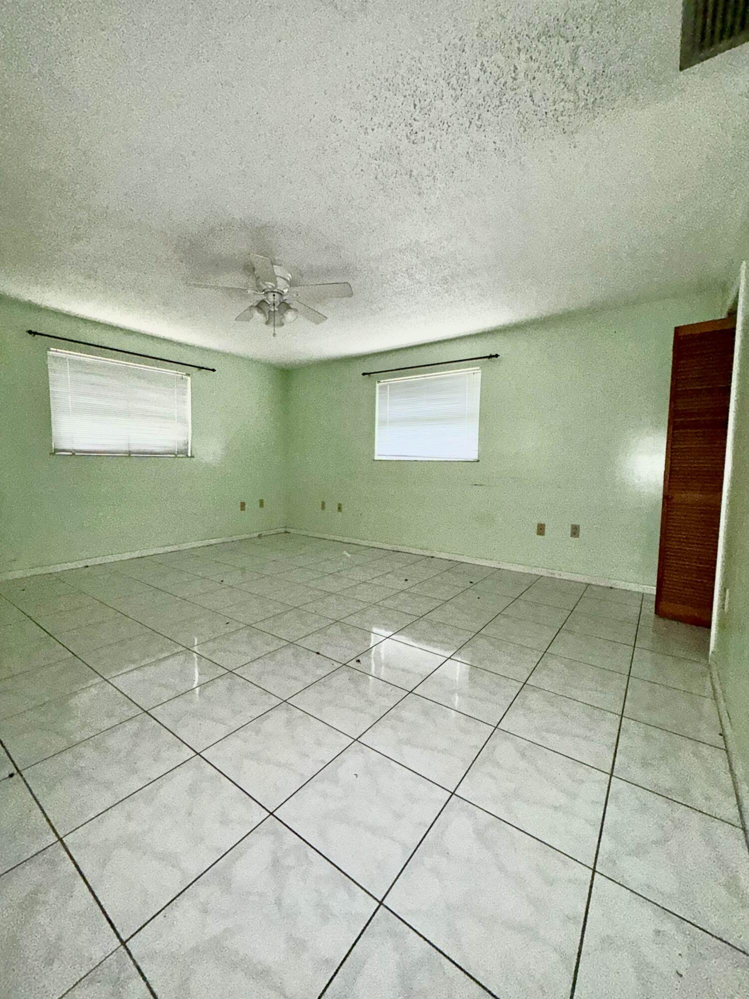 275 Se 16th Avenue Property Photo 14